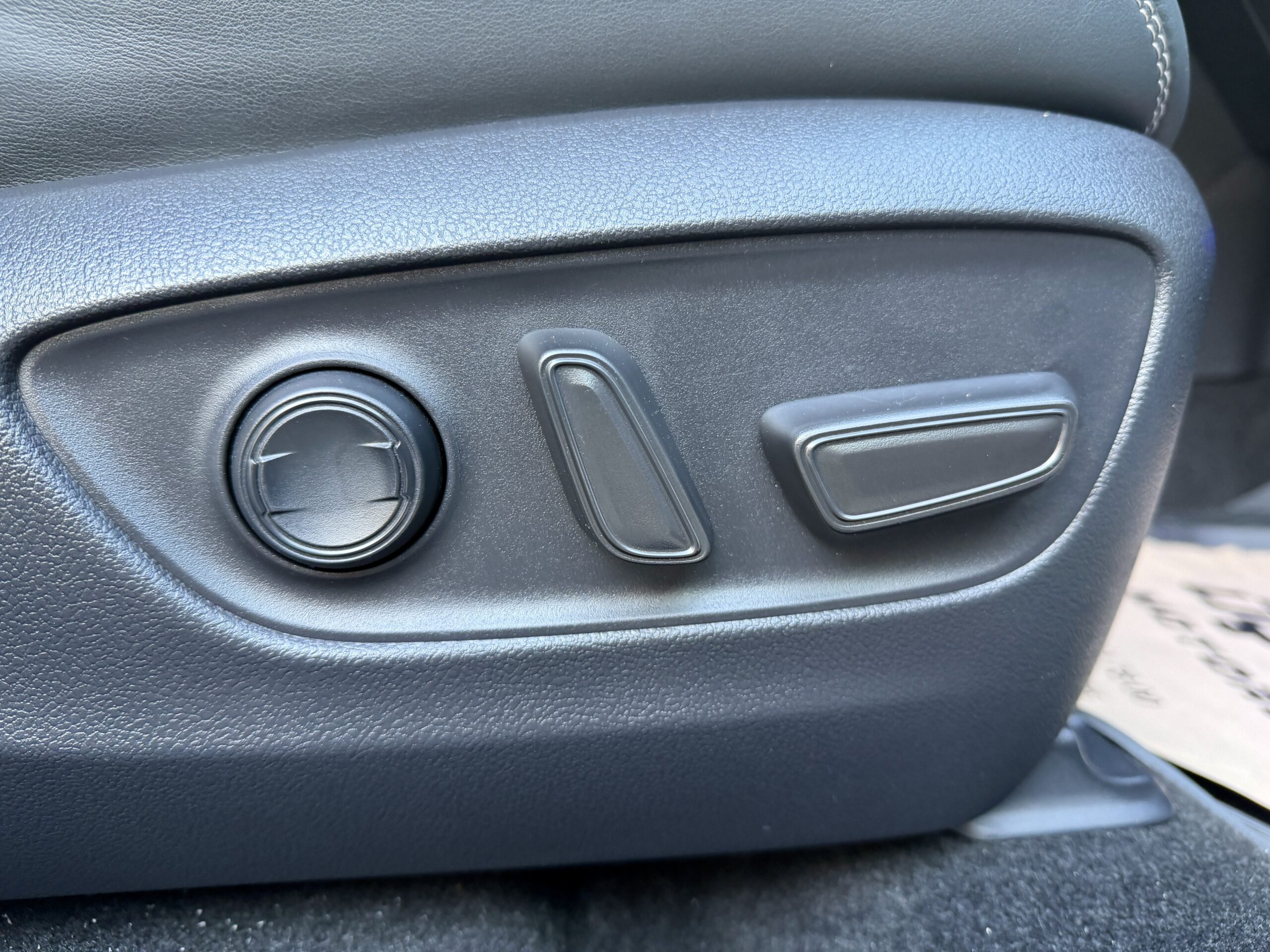 
								TOYOTA RAV4 MODELLISTA full									