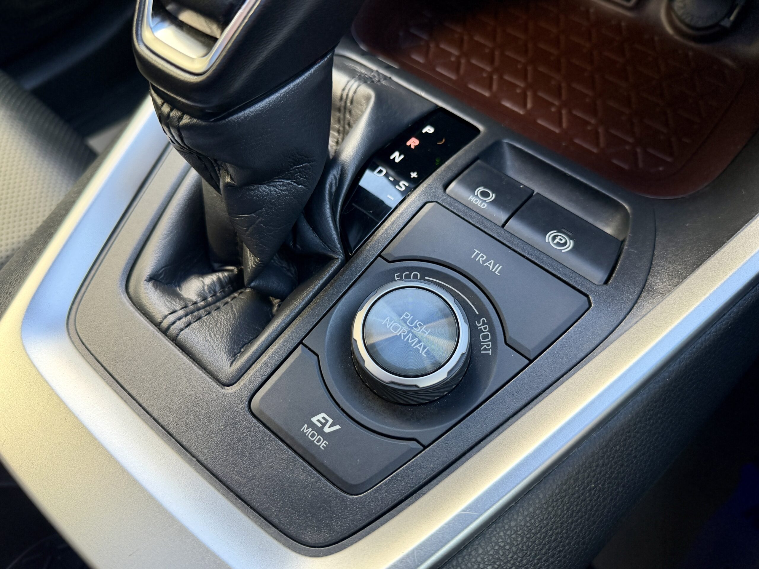 
								TOYOTA RAV4 MODELLISTA full									