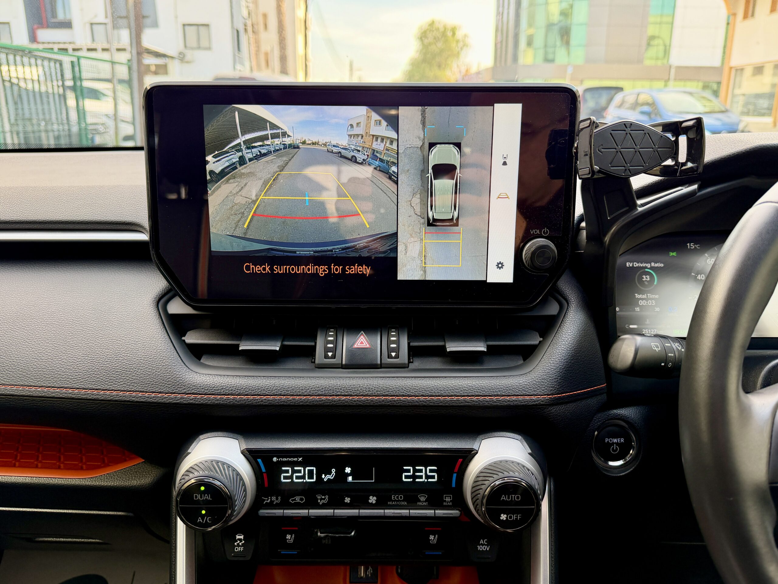 
								TOYOTA RAV 4 HIBRIT full									