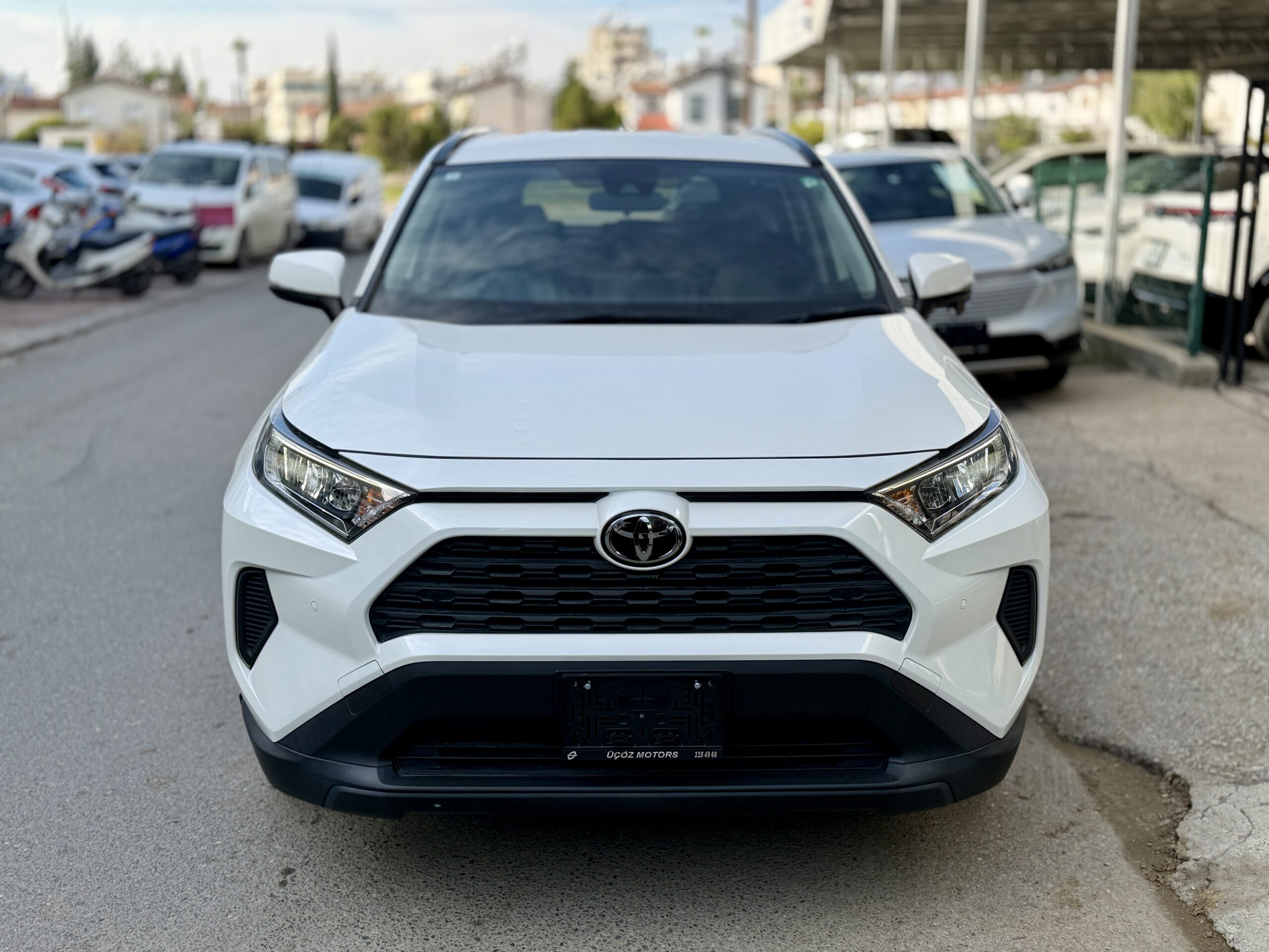 
								Toyota Rav4 full									