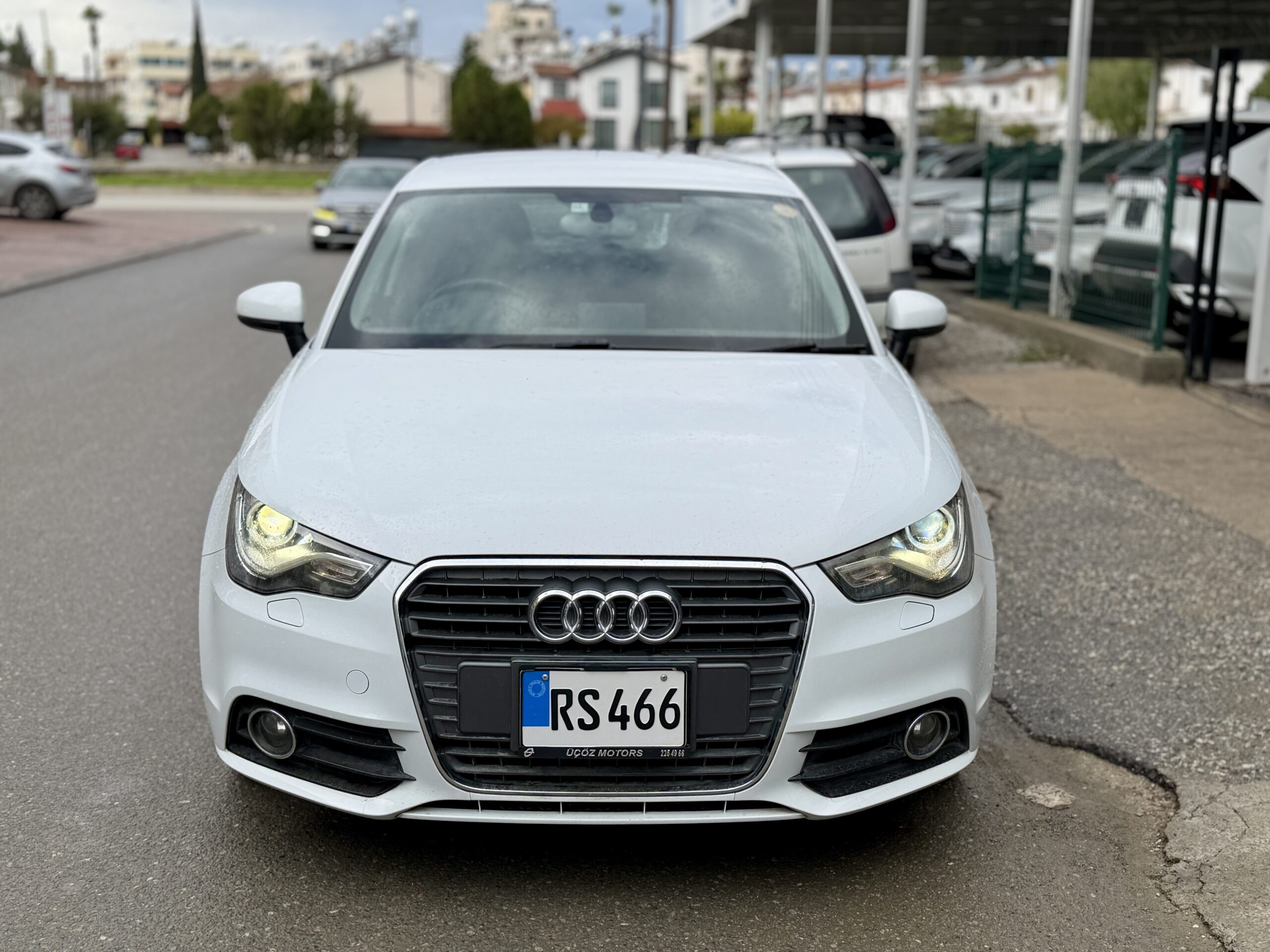 
								Audi A1 Sportback full									