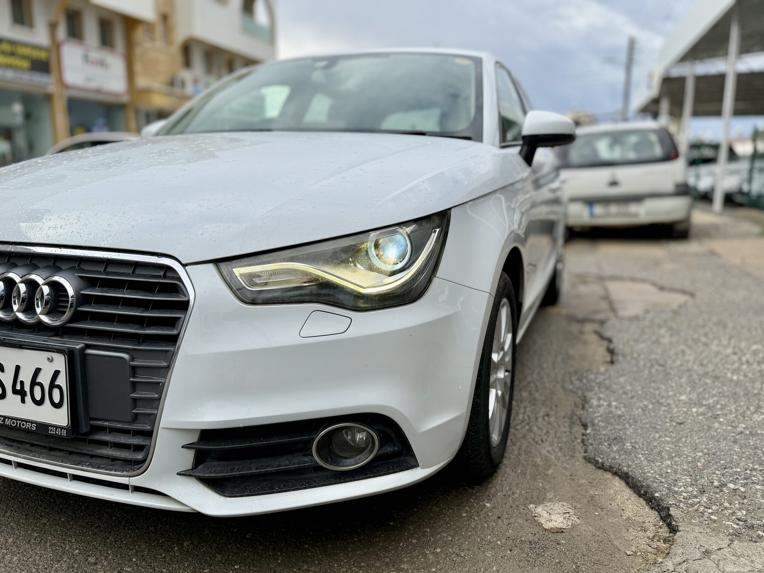 
								Audi A1 Sportback full									