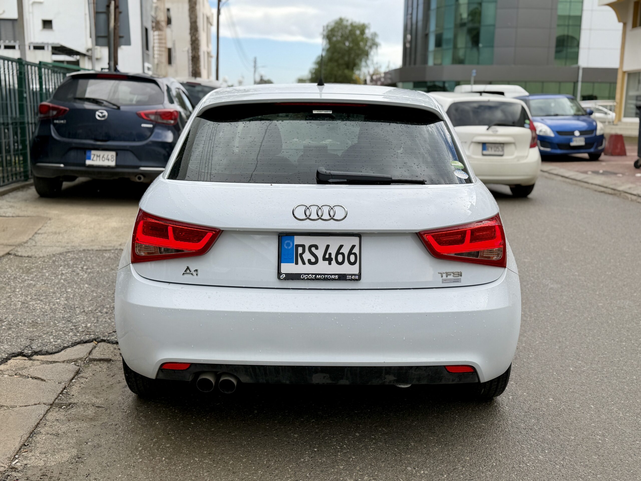 
								Audi A1 Sportback full									