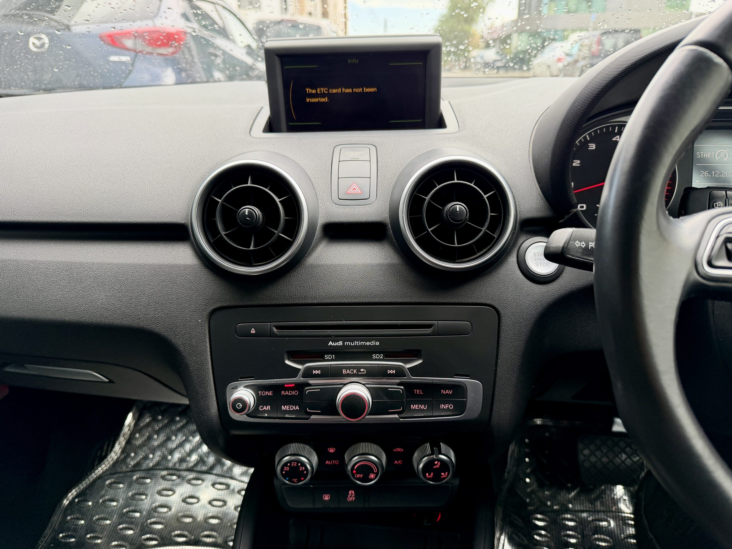 
								Audi A1 Sportback full									