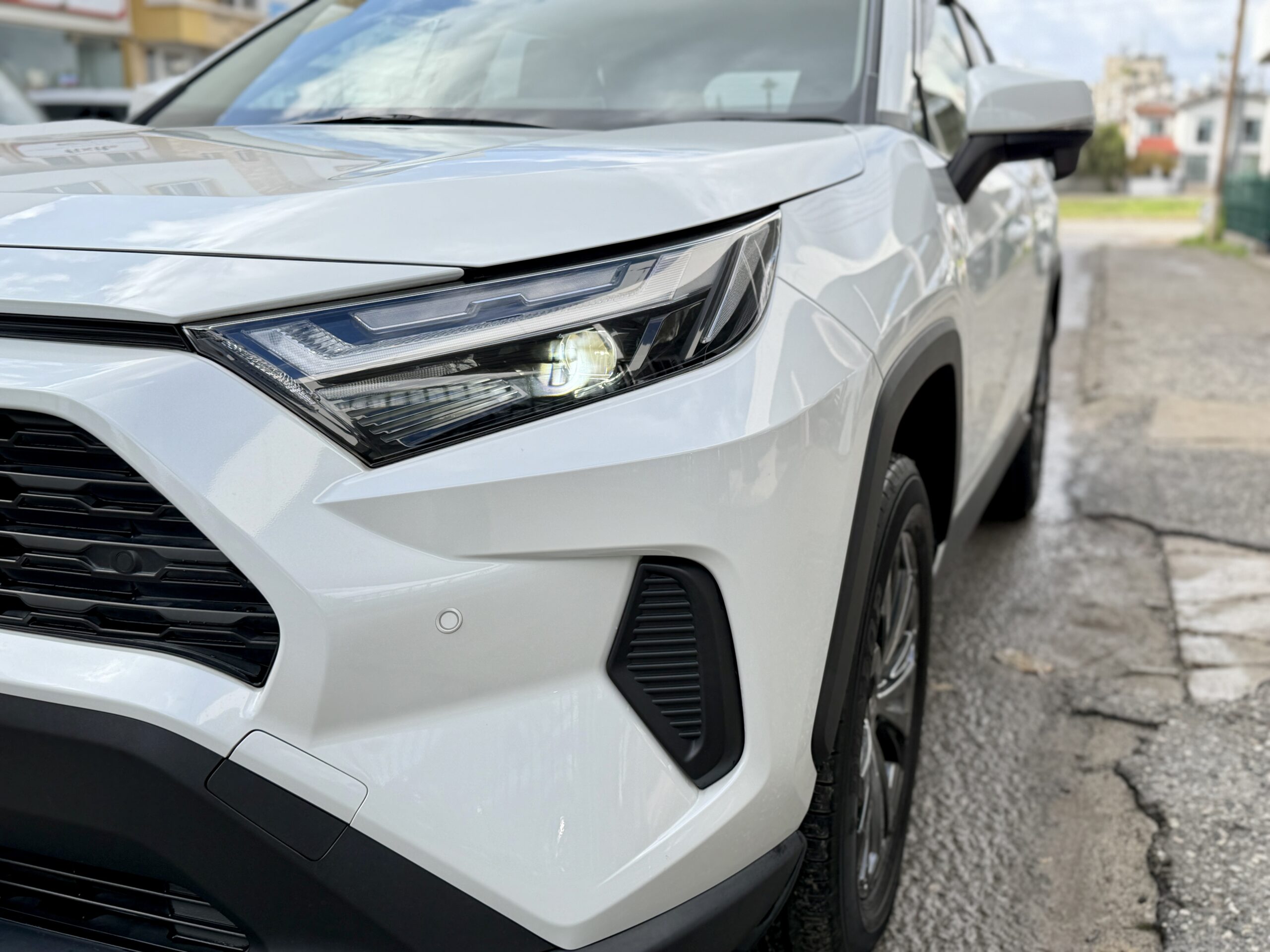 
								Toyota Rav4 Hibrit full									