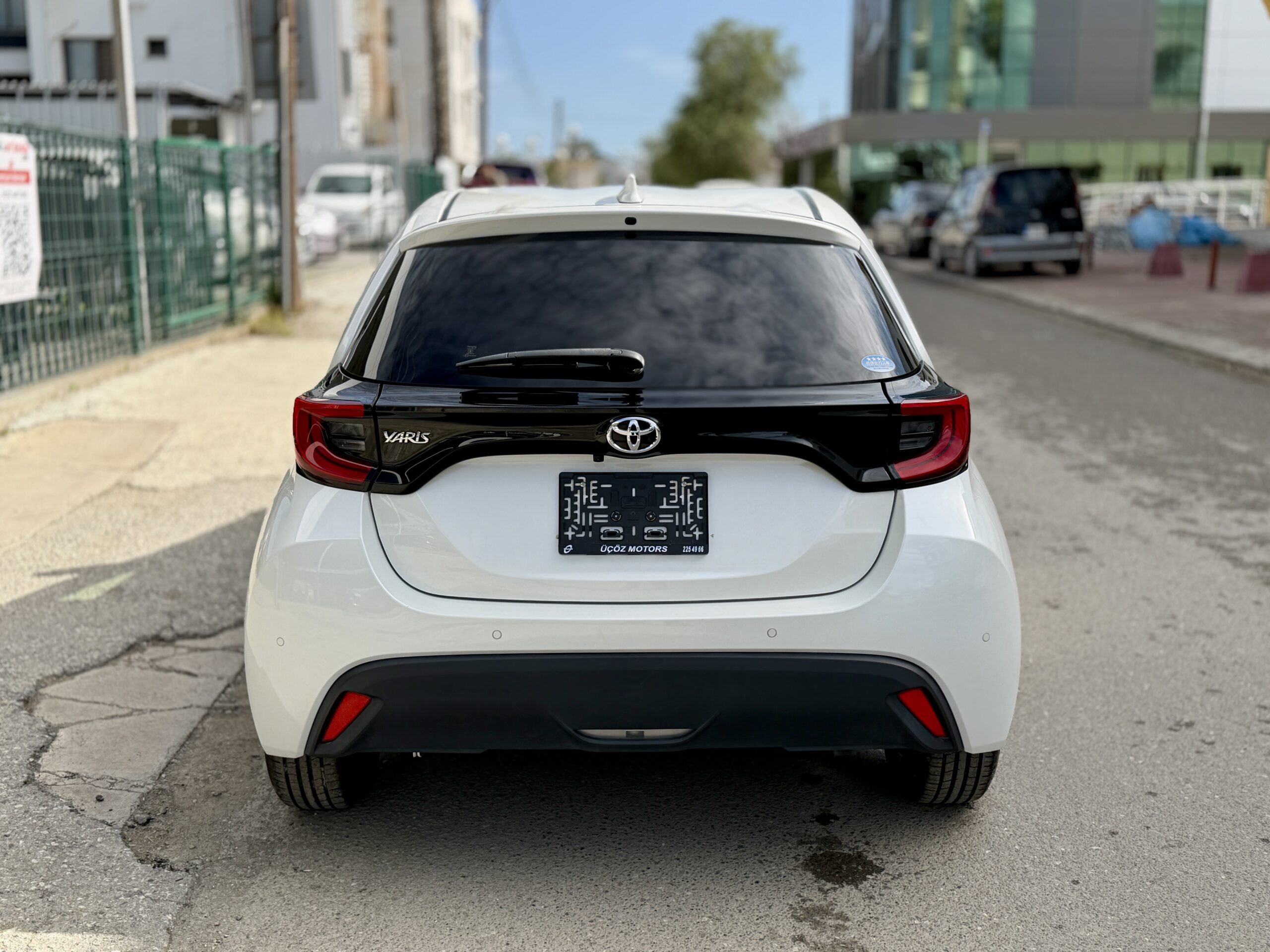 
								TOYOTA YARIS full									