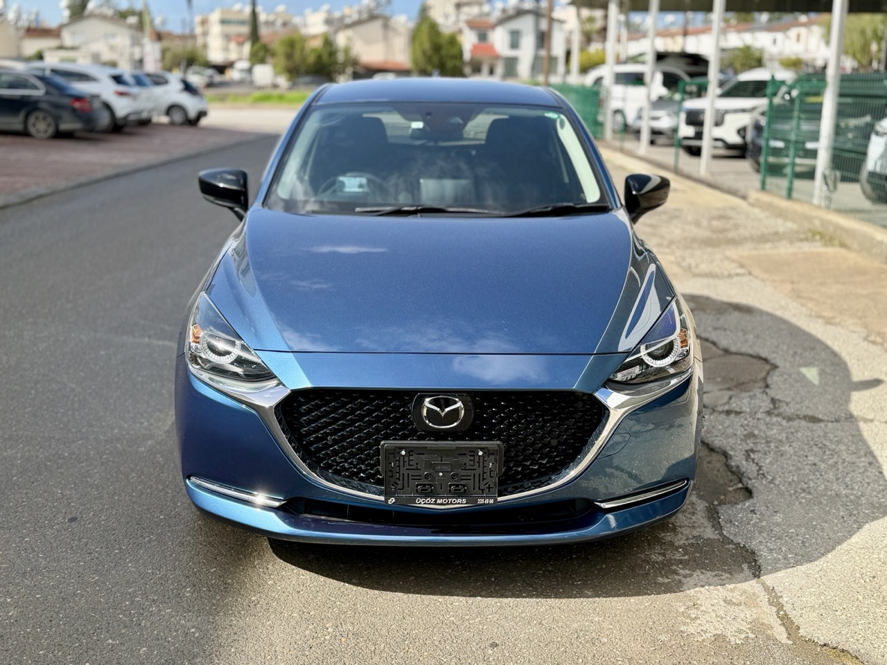 
								MAZDA 2 full									