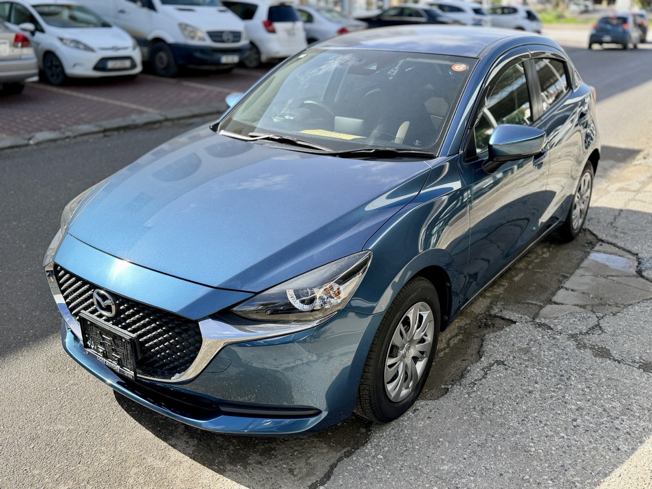 
								MAZDA 2 full									