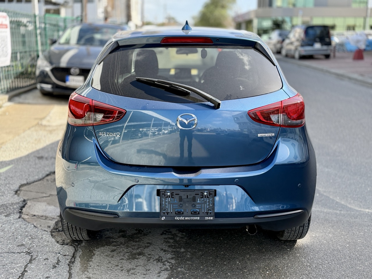 
								MAZDA 2 full									