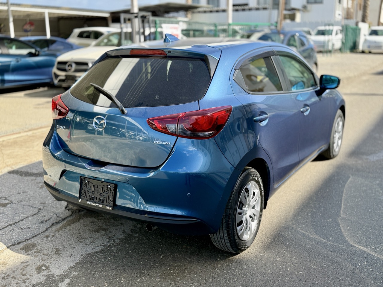 
								MAZDA 2 full									