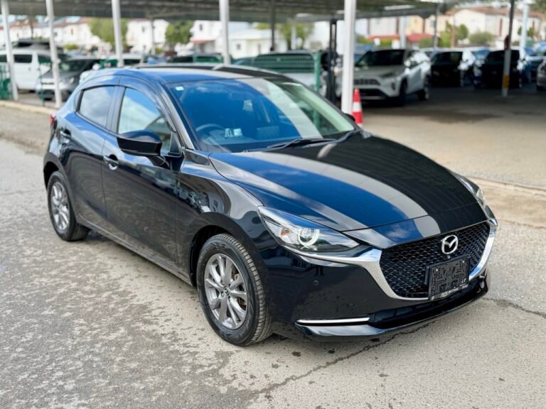 MAZDA 2