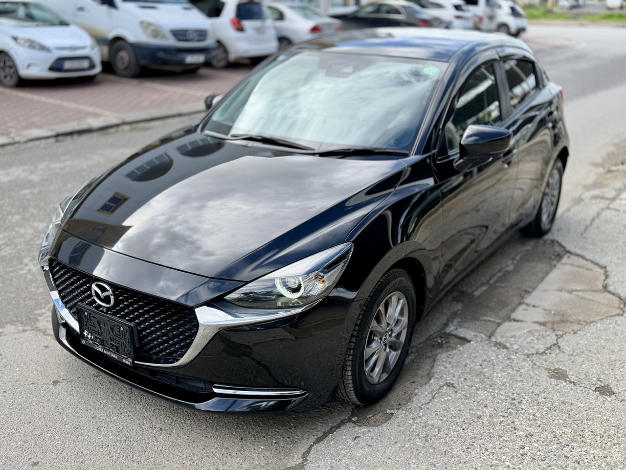 
								MAZDA 2 full									