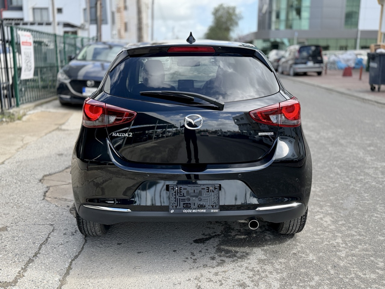 
								MAZDA 2 full									