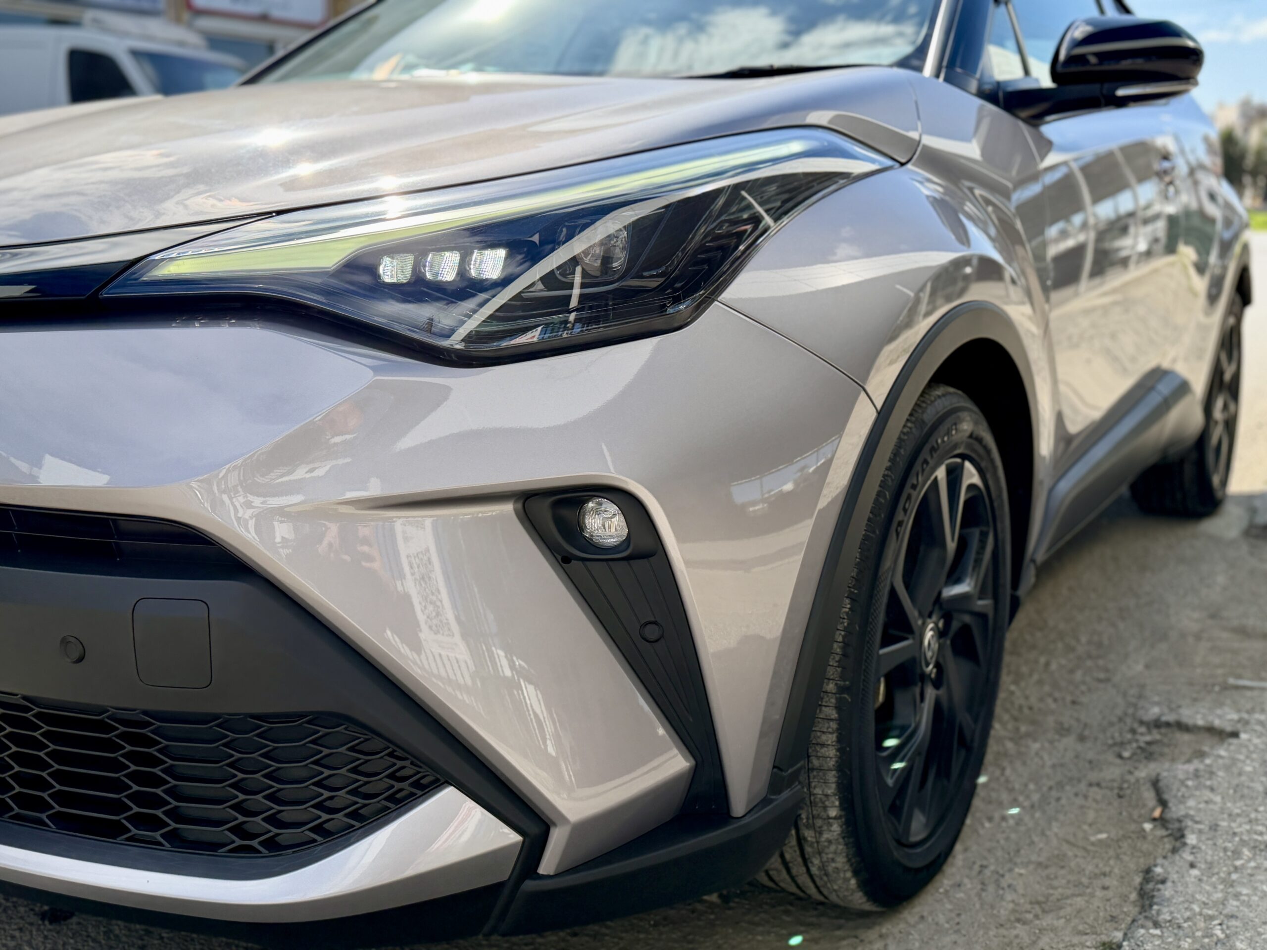 
								Toyota CHR full									