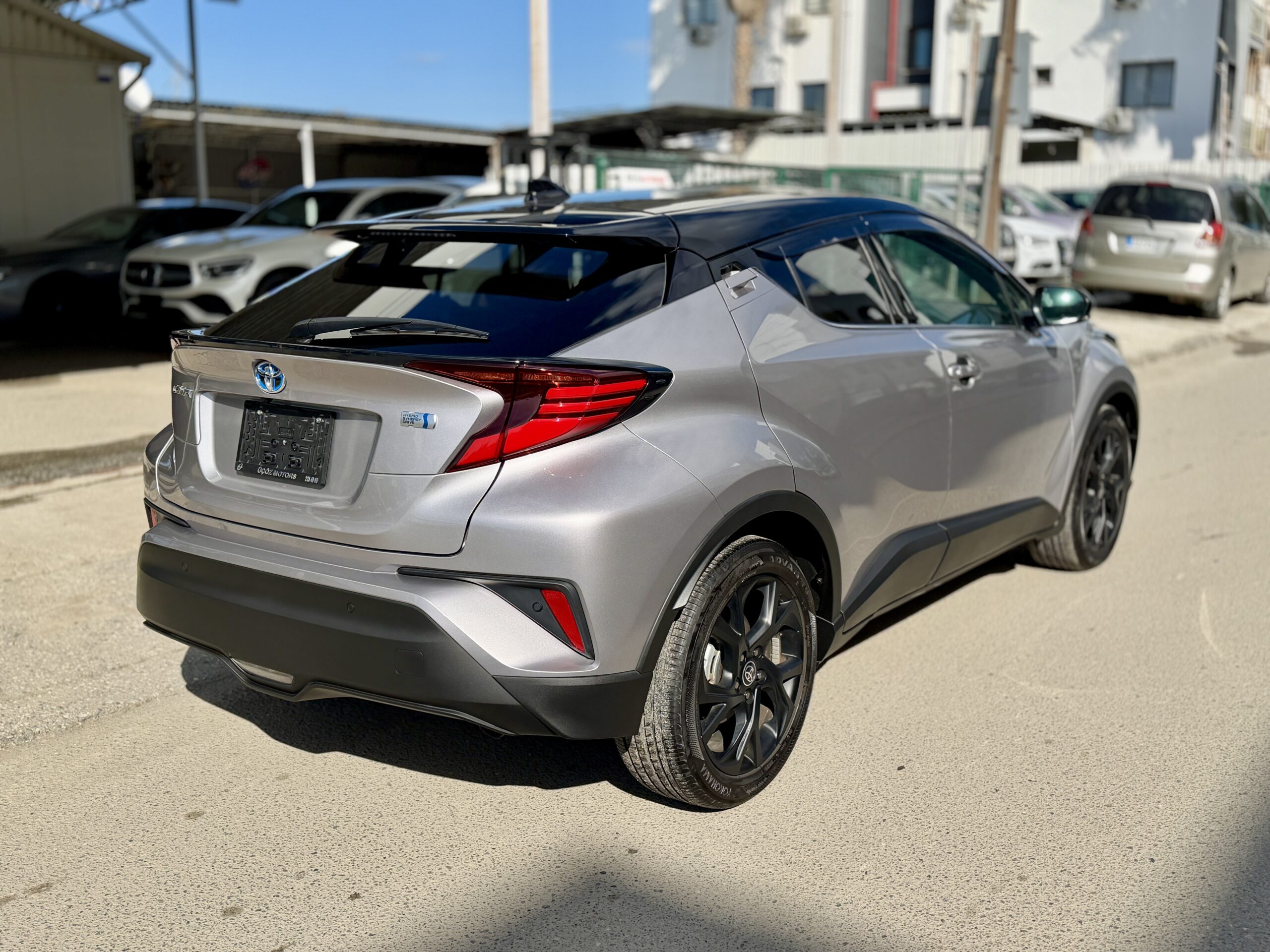 
								Toyota CHR full									