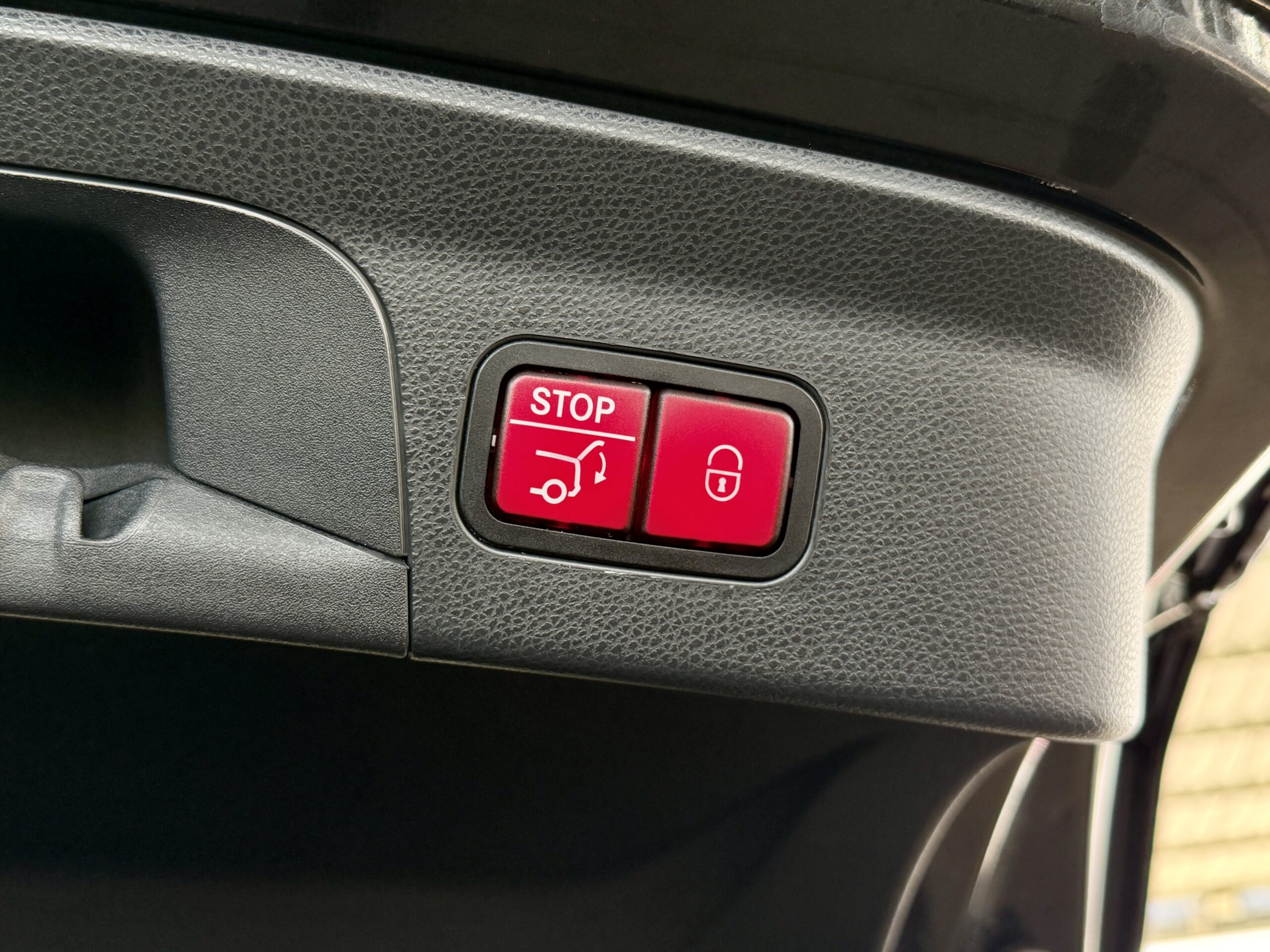 
								Mercedes GLC- COUPE full									