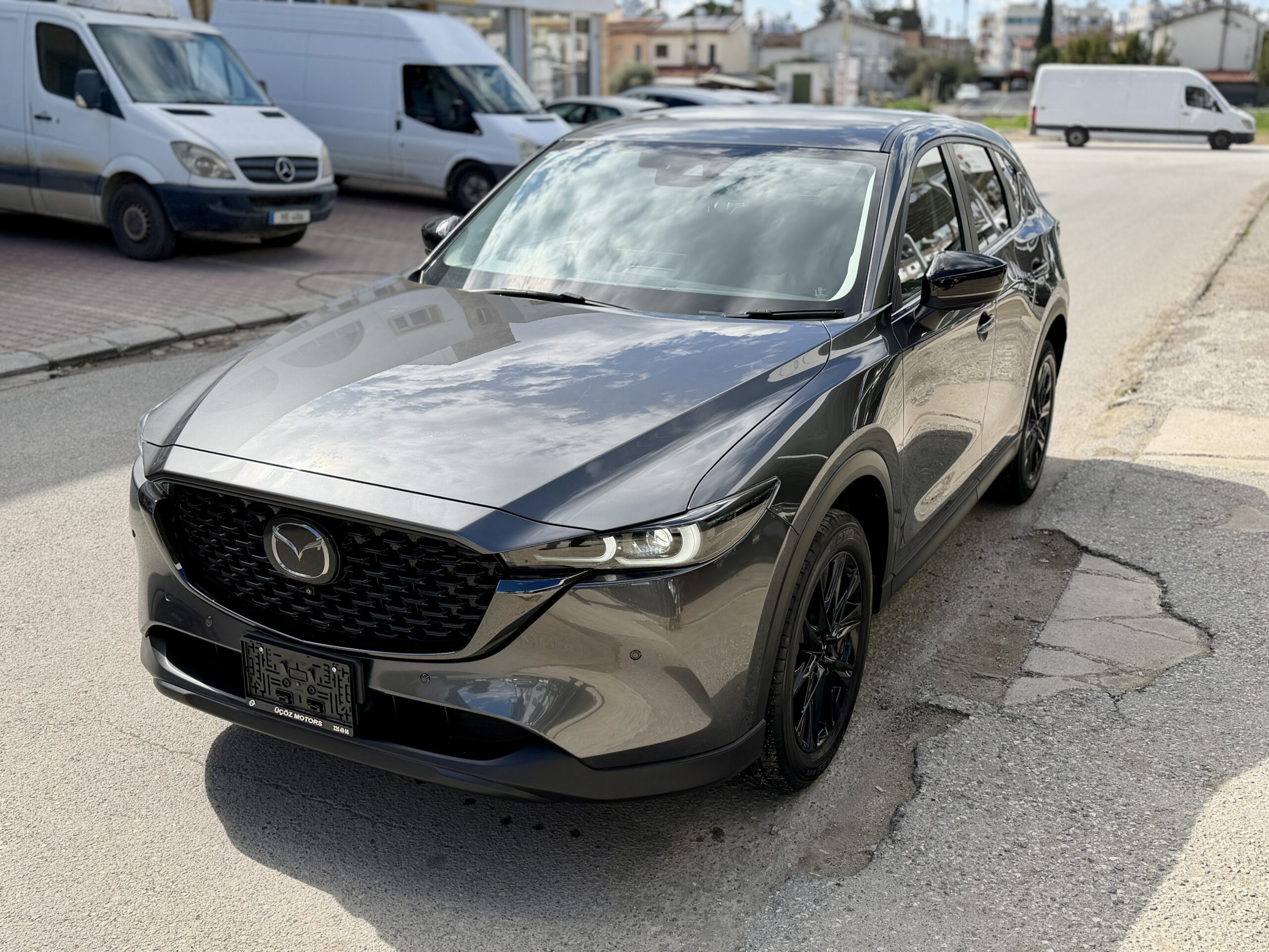 
								Mazda CX-5 full									