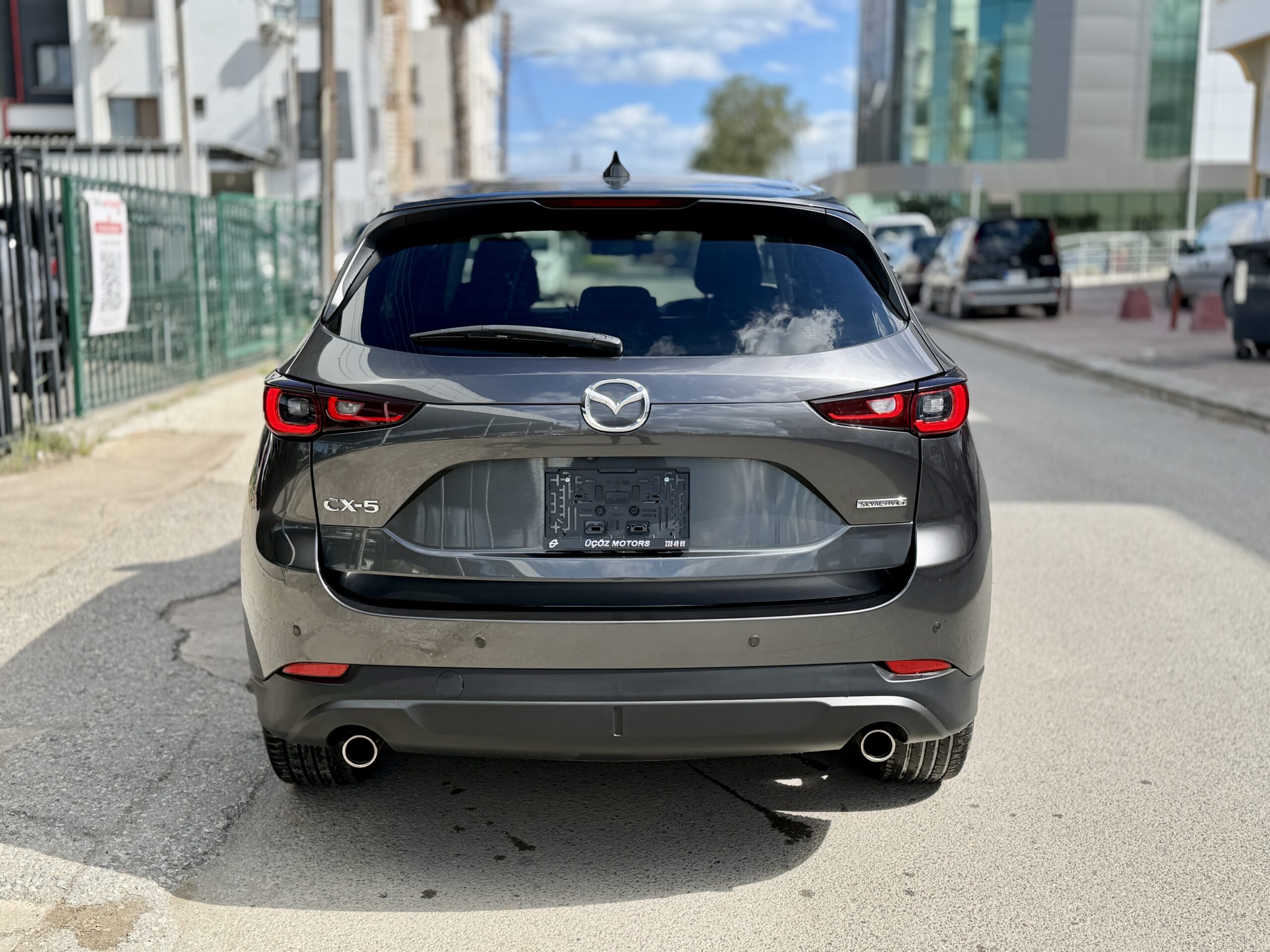 
								Mazda CX-5 full									