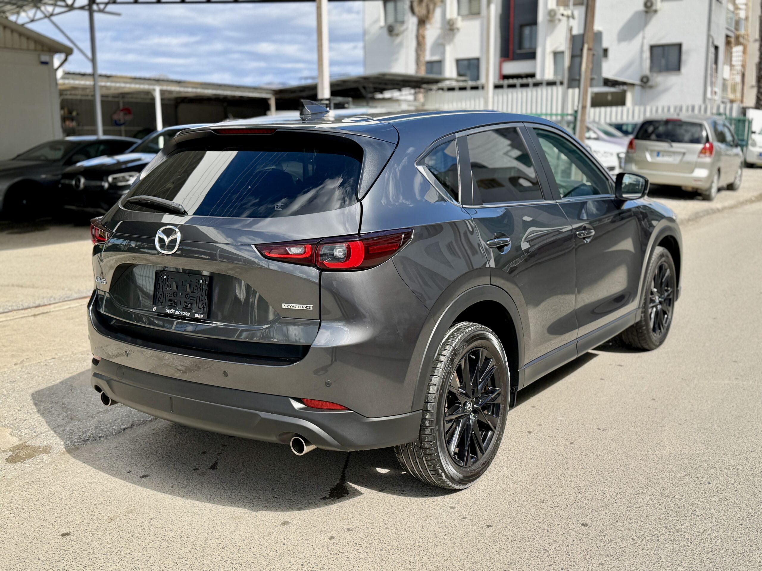 
								Mazda CX-5 full									