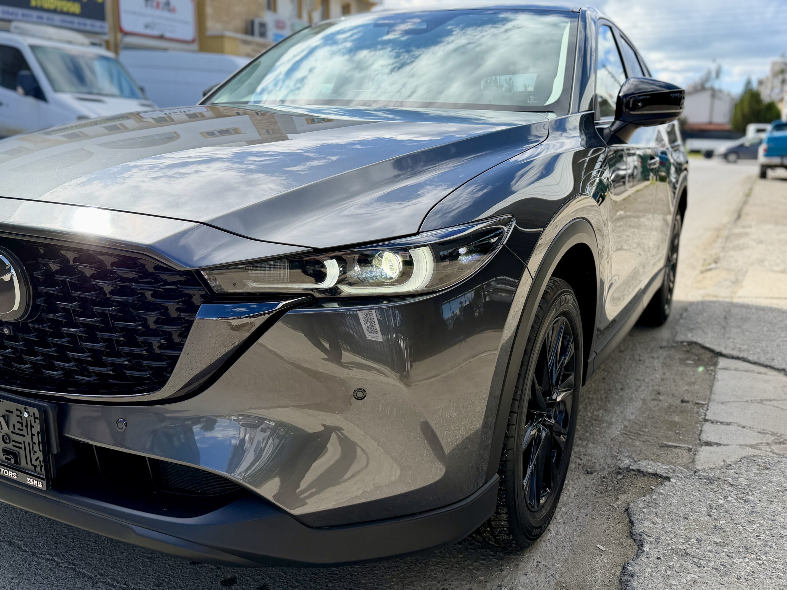 
								Mazda CX-5 full									