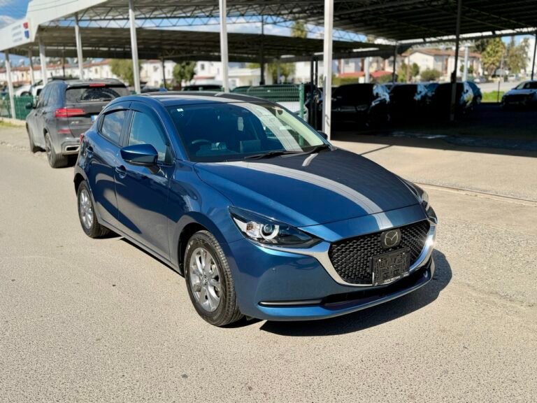 MAZDA 2