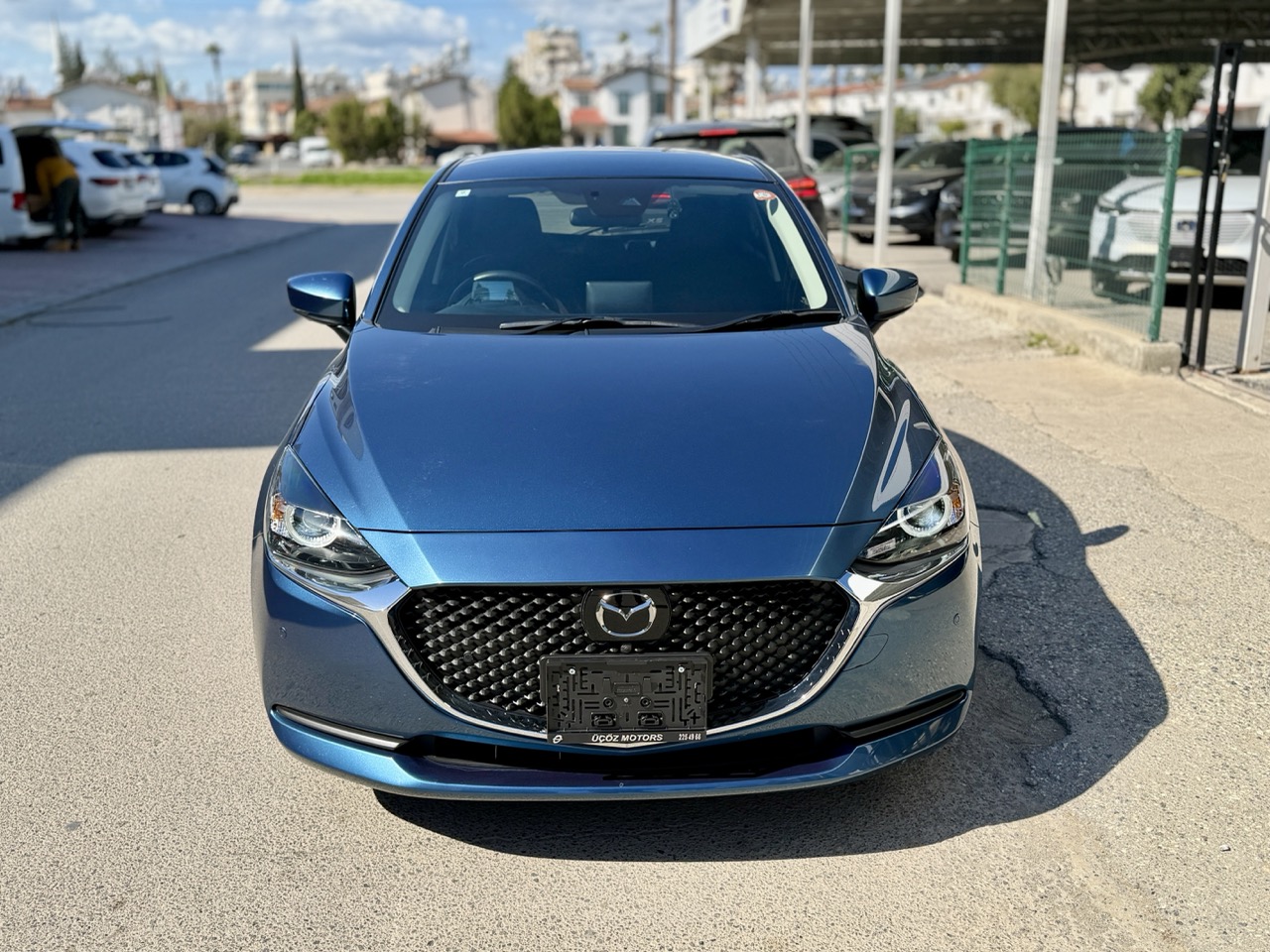 
								MAZDA 2 full									