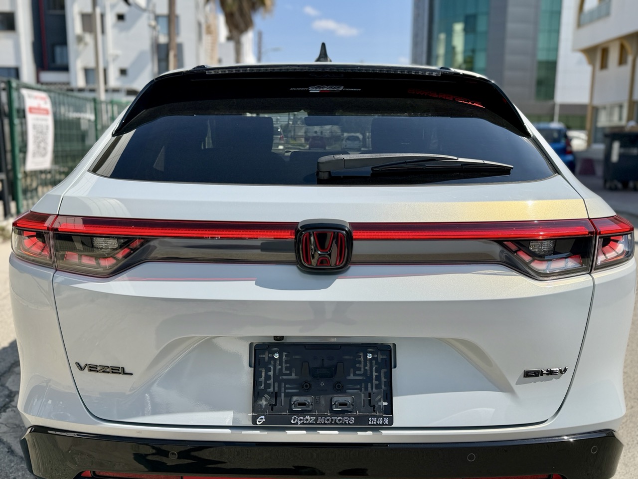 
								HONDA VEZEL E-HEV MUGEN full									