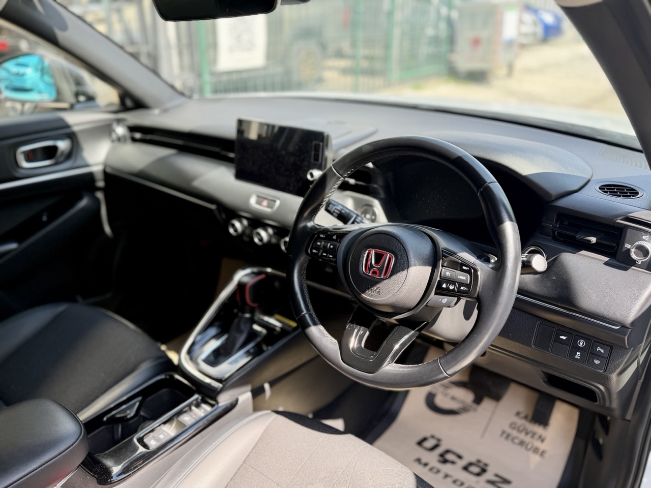 
								HONDA VEZEL E-HEV MUGEN full									