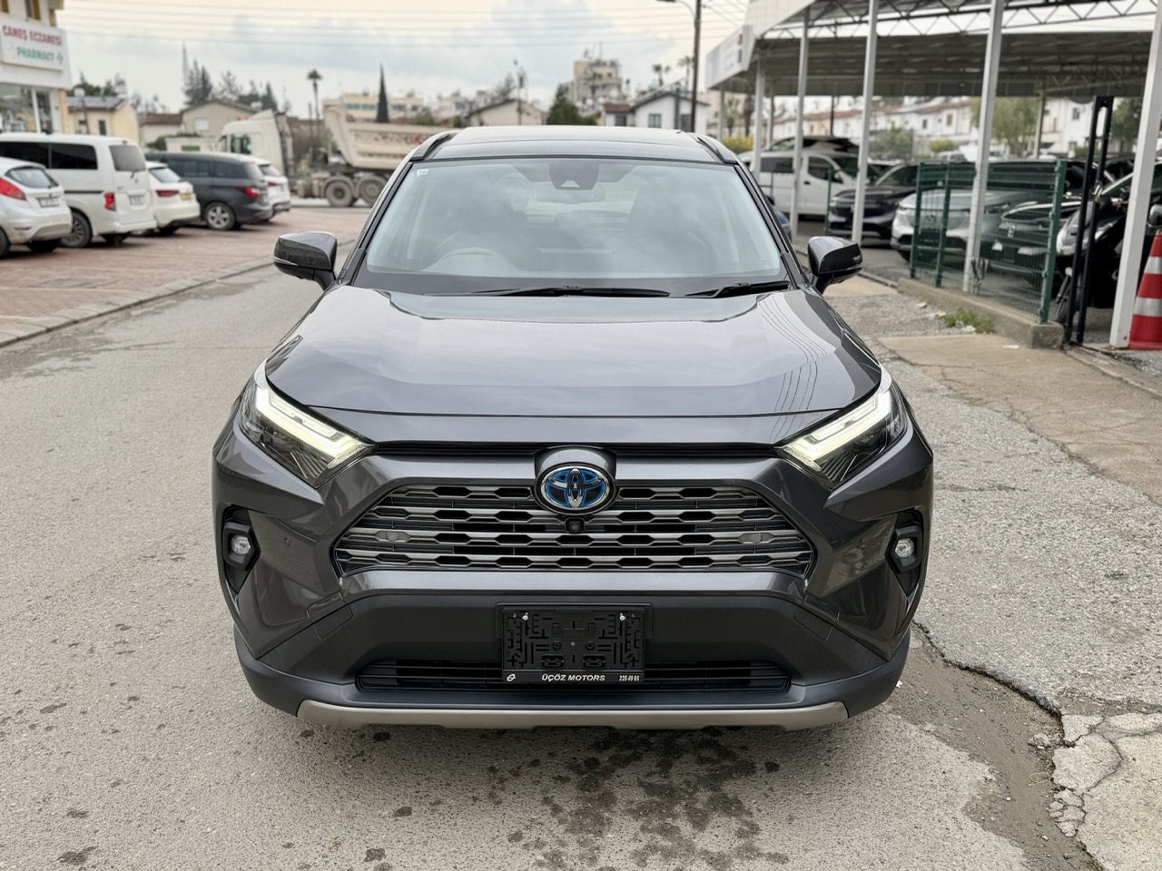 
								Toyota Rav4 Hıbrıt full									