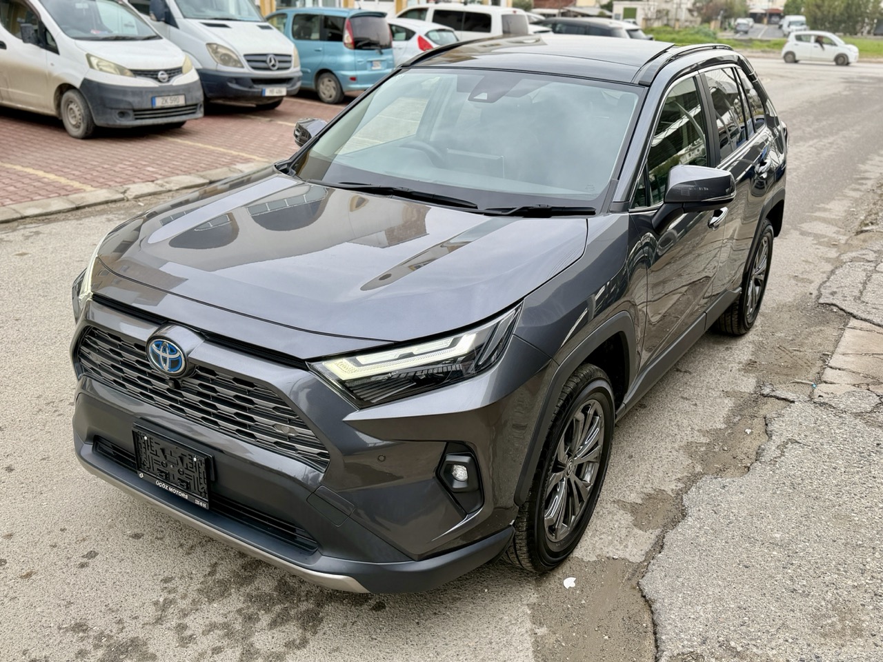 
								Toyota Rav4 Hıbrıt full									