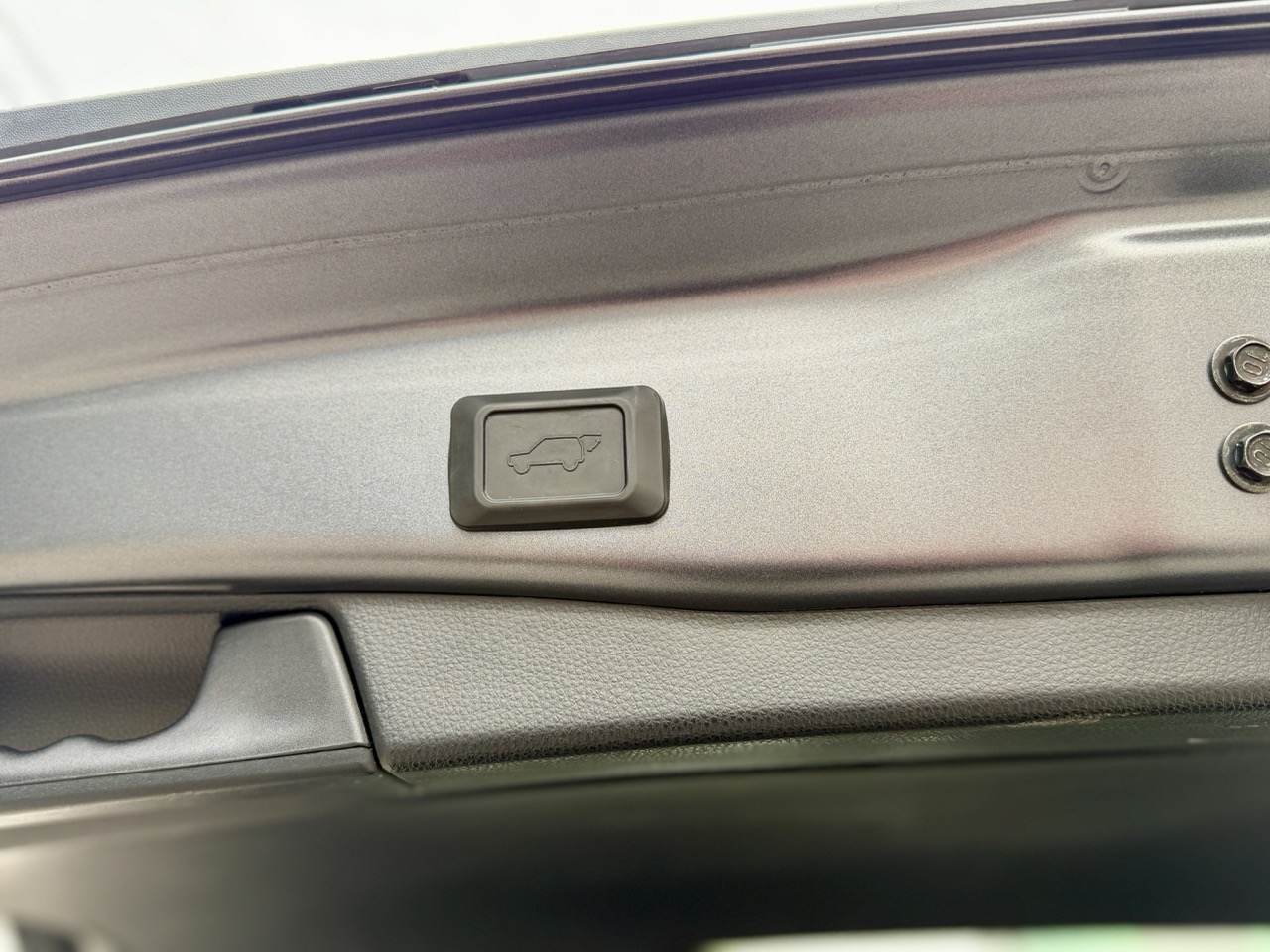 
								Toyota Rav4 Hıbrıt full									