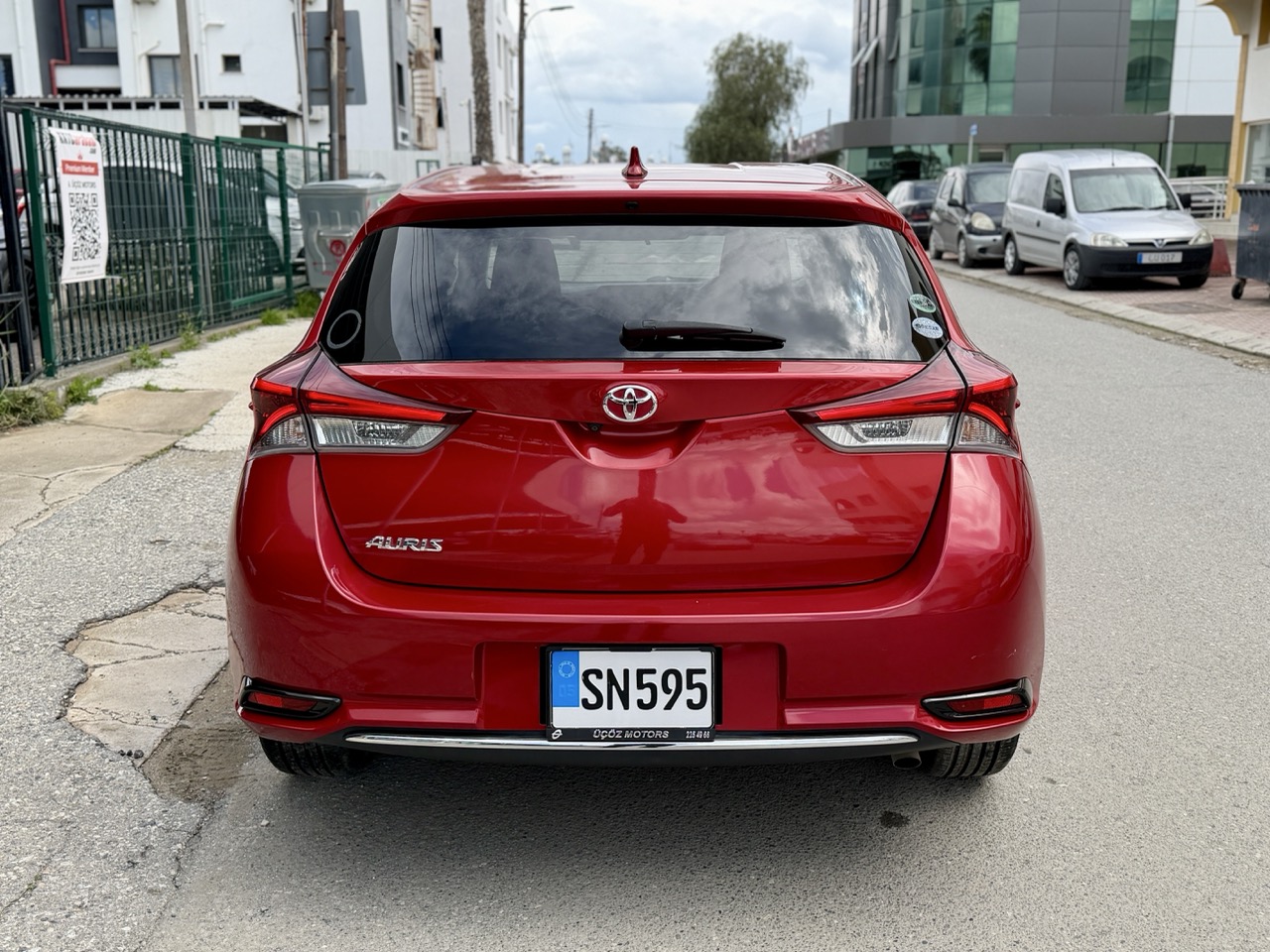
								Toyota Auris full									