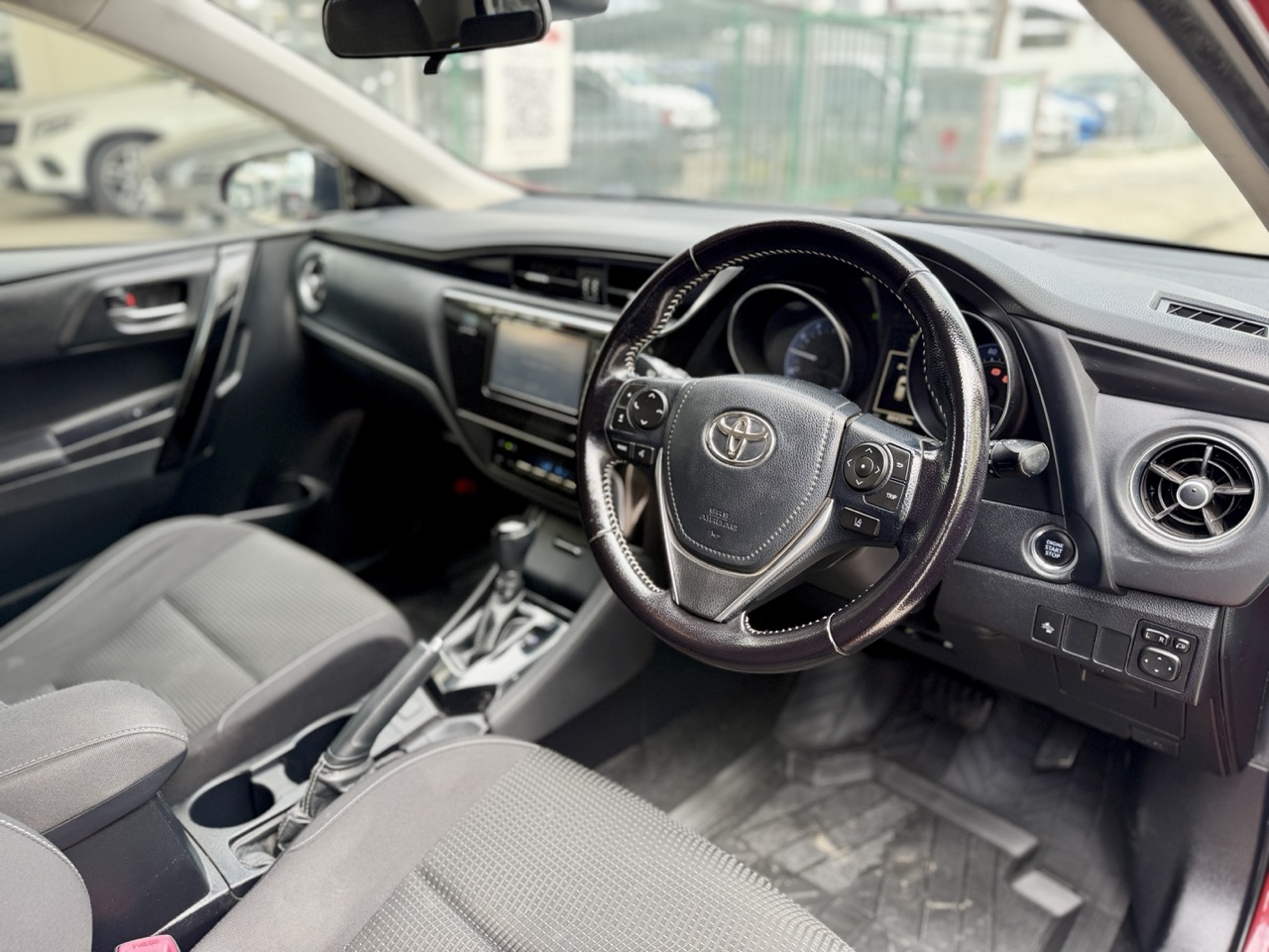 
								Toyota Auris full									