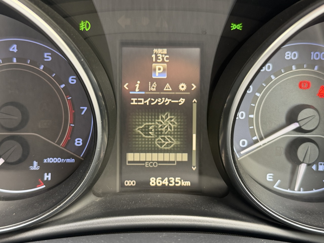 
								Toyota Auris full									