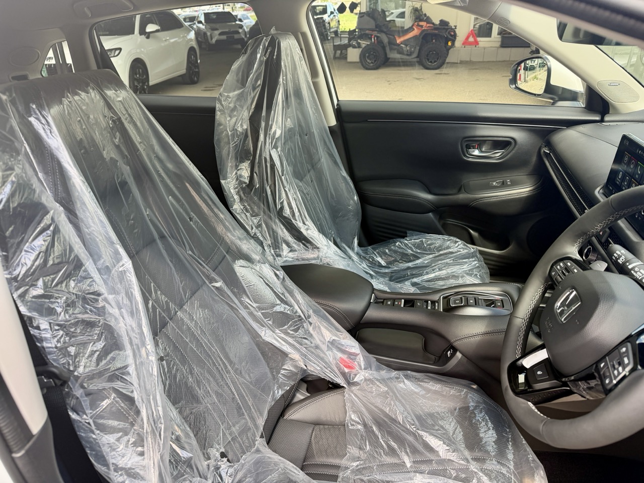 
								HONDA ZRV full									
