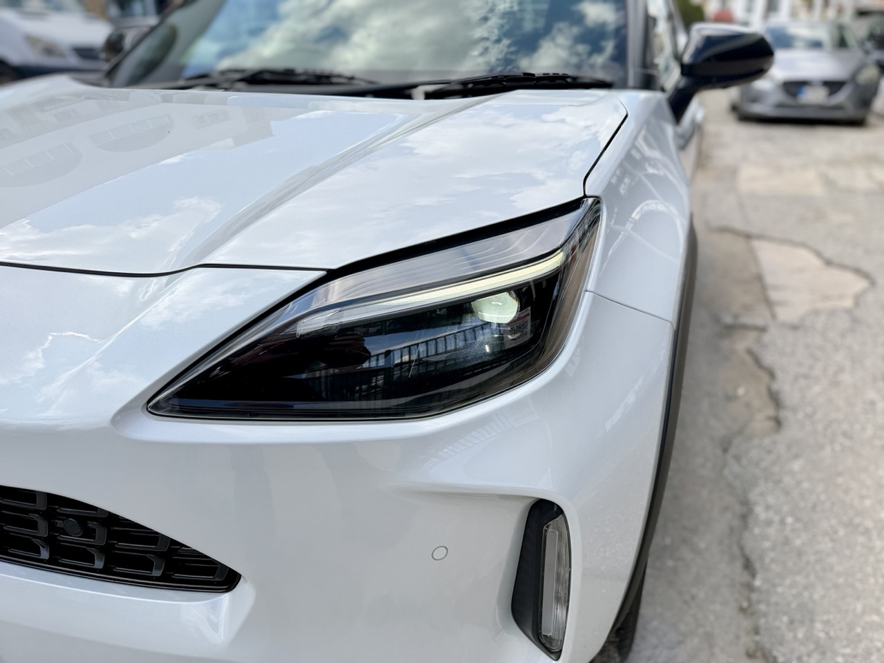
								Toyota Yarıis Cross full									
