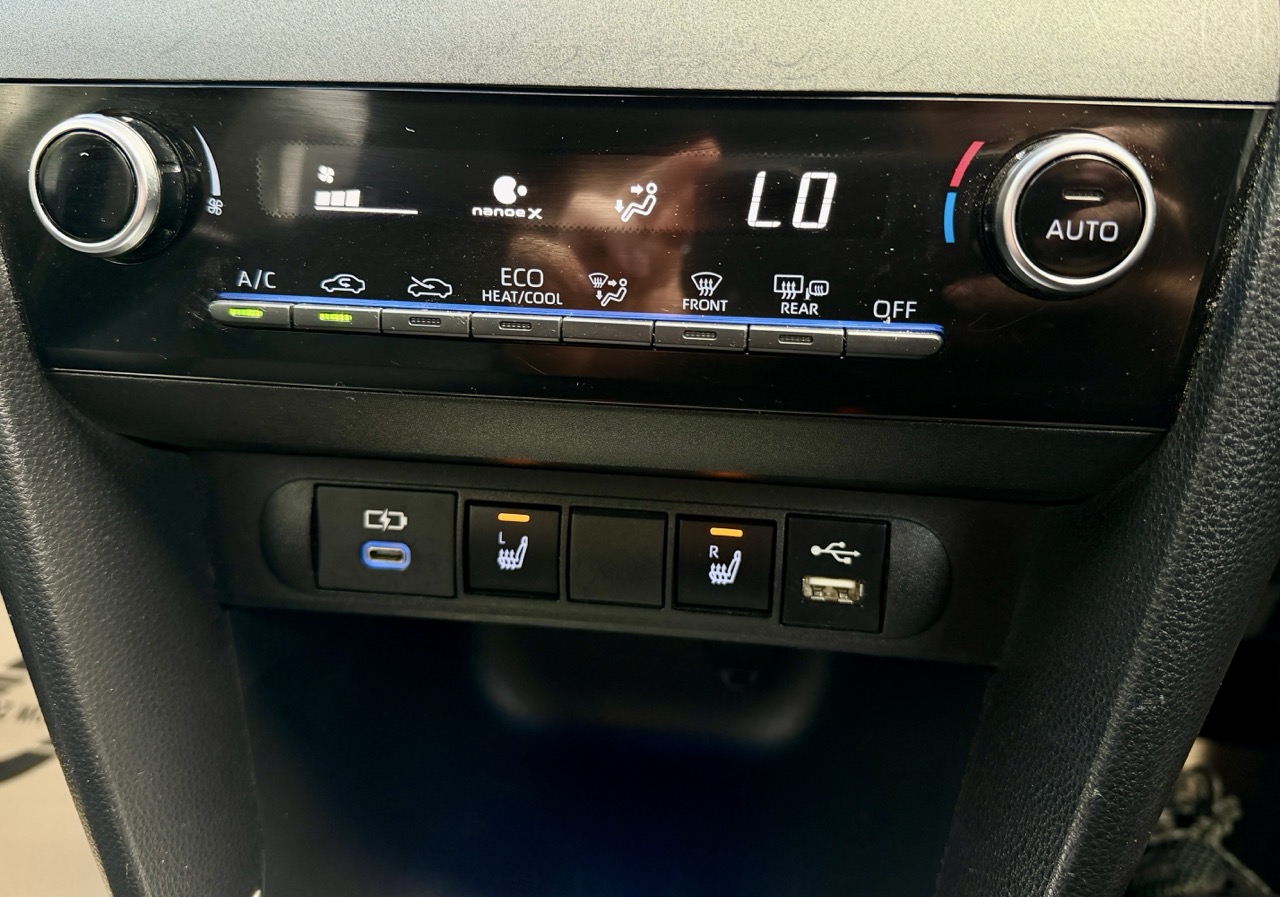 
								Toyota Yarıis Cross full									