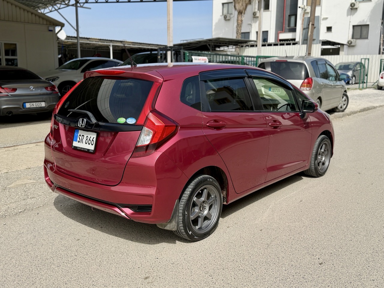 
								Honda Fit full									
