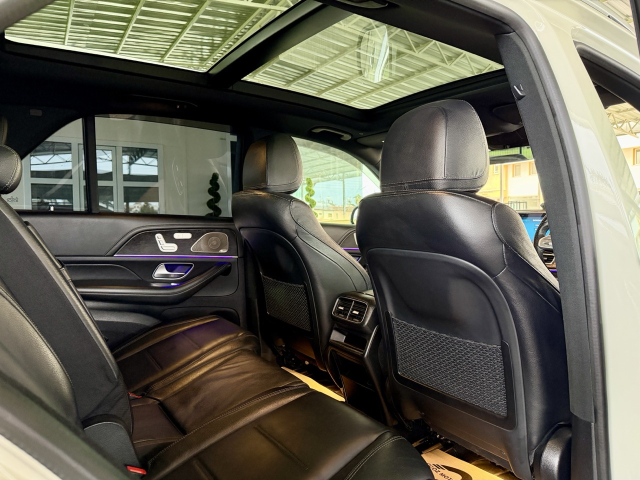 
								Mercedes GLE 400 full									