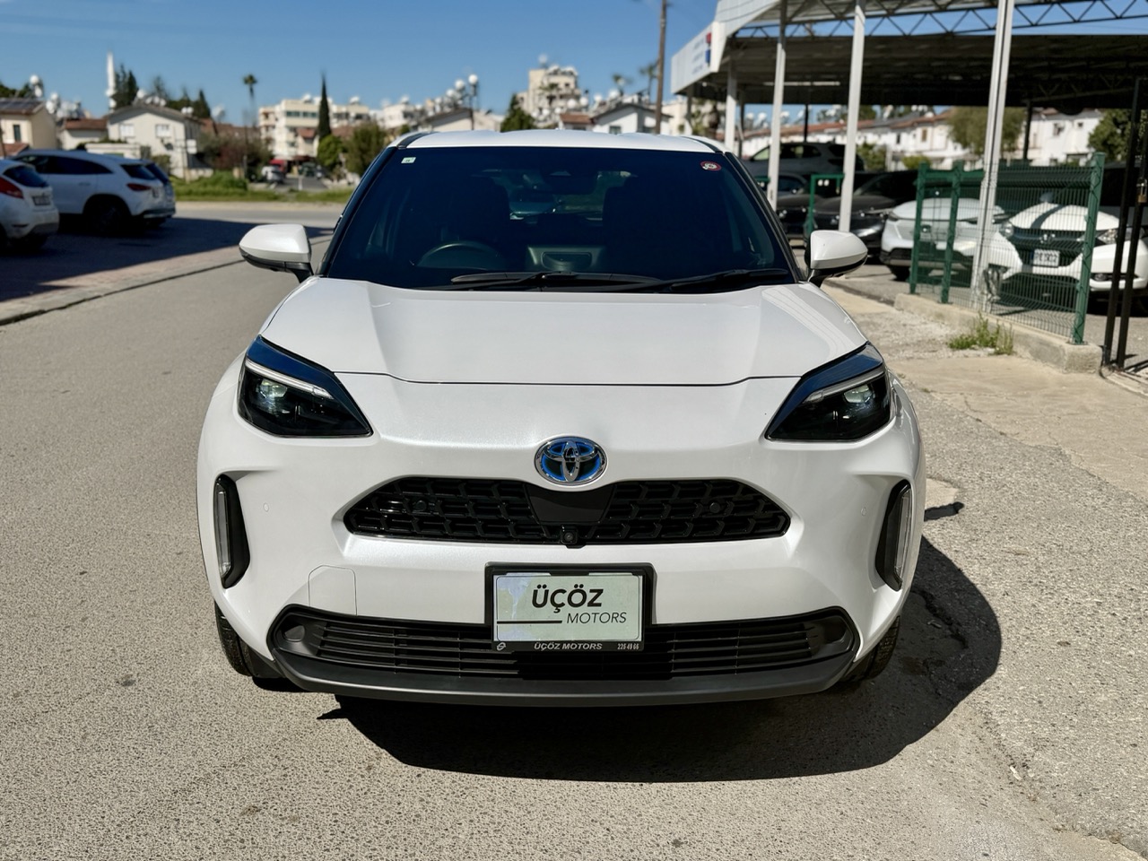 
								Toyota Yaris Cross full									