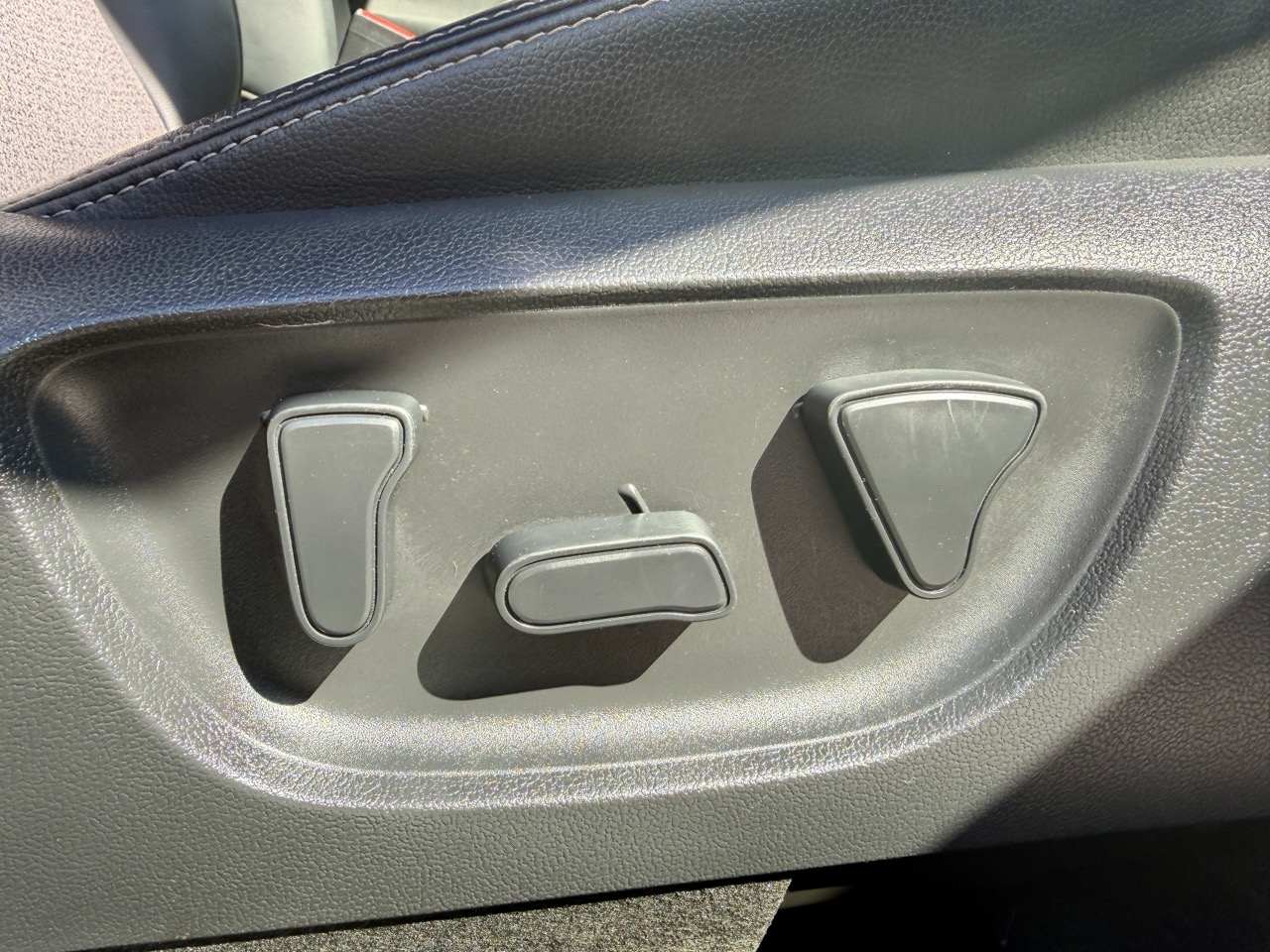 
								Toyota Yaris Cross full									