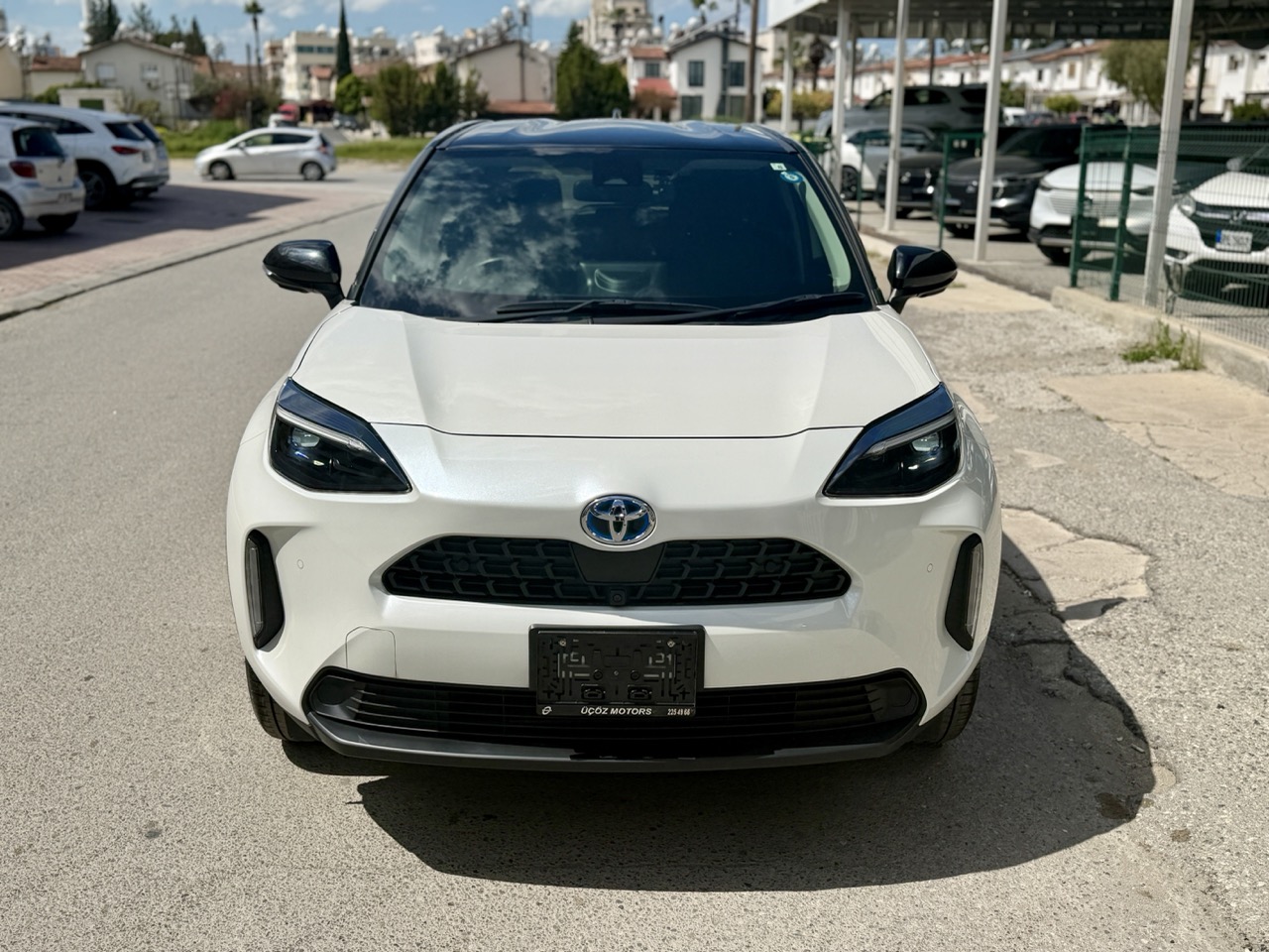 
								Toyota Yaris cross hibrit full									