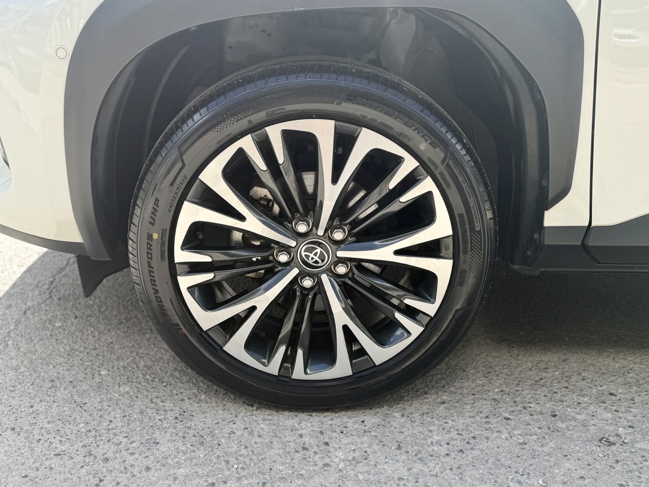 
								Toyota Yaris cross hibrit full									