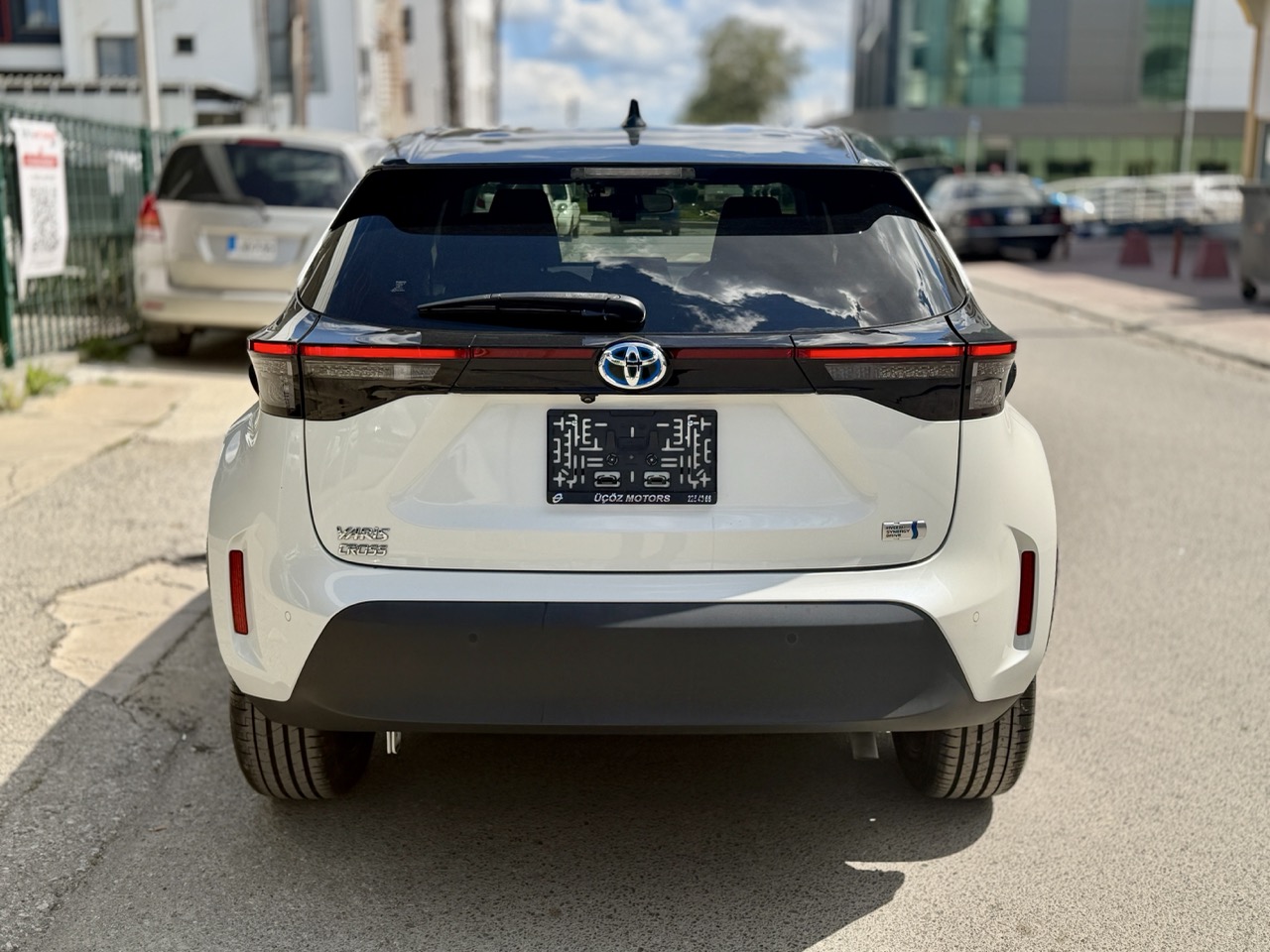 
								Toyota Yaris cross hibrit full									