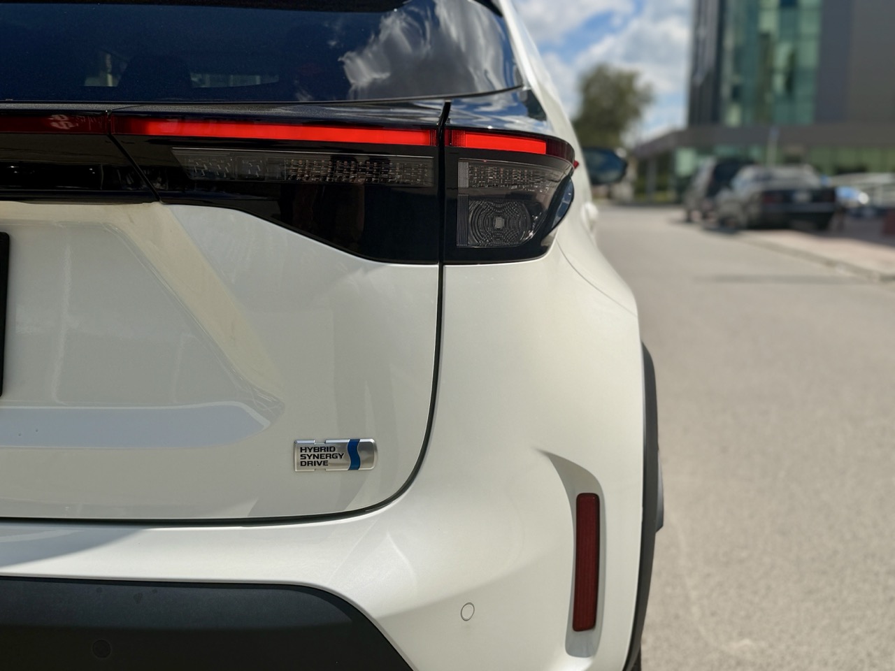 
								Toyota Yaris cross hibrit full									