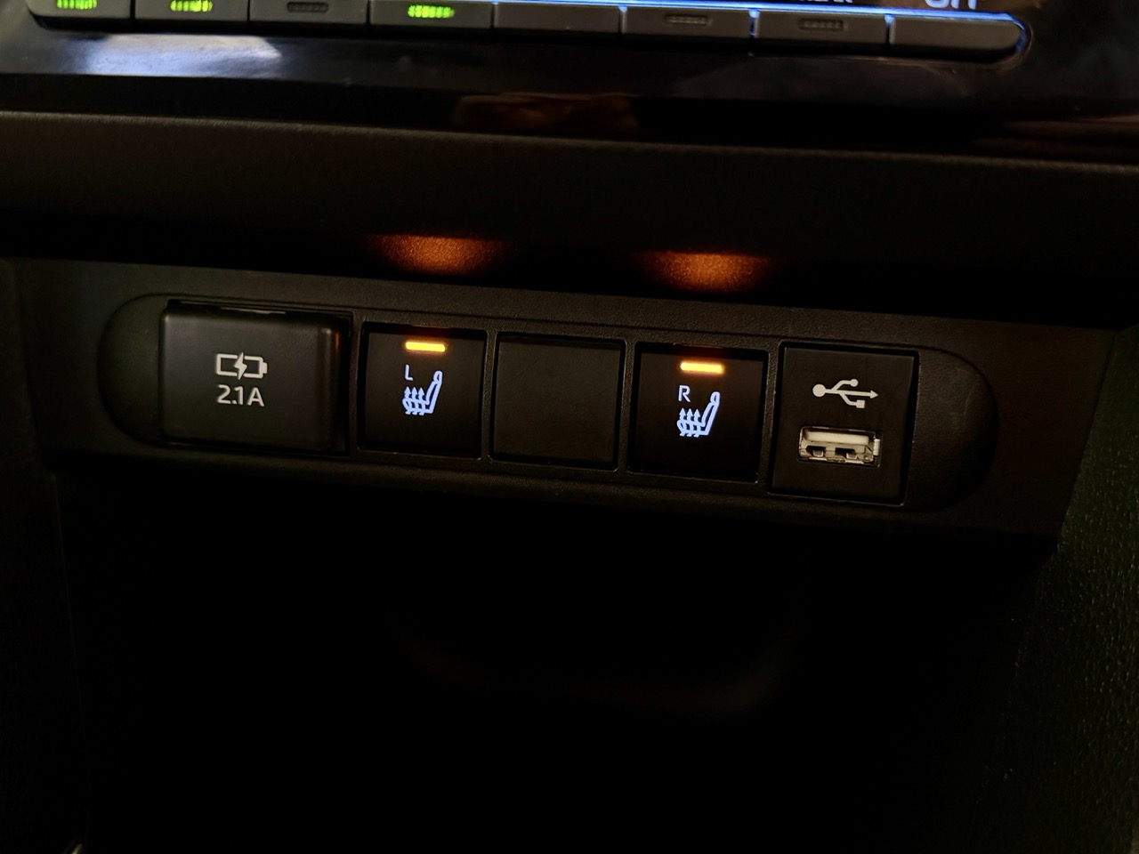 
								Toyota Yaris cross hibrit full									