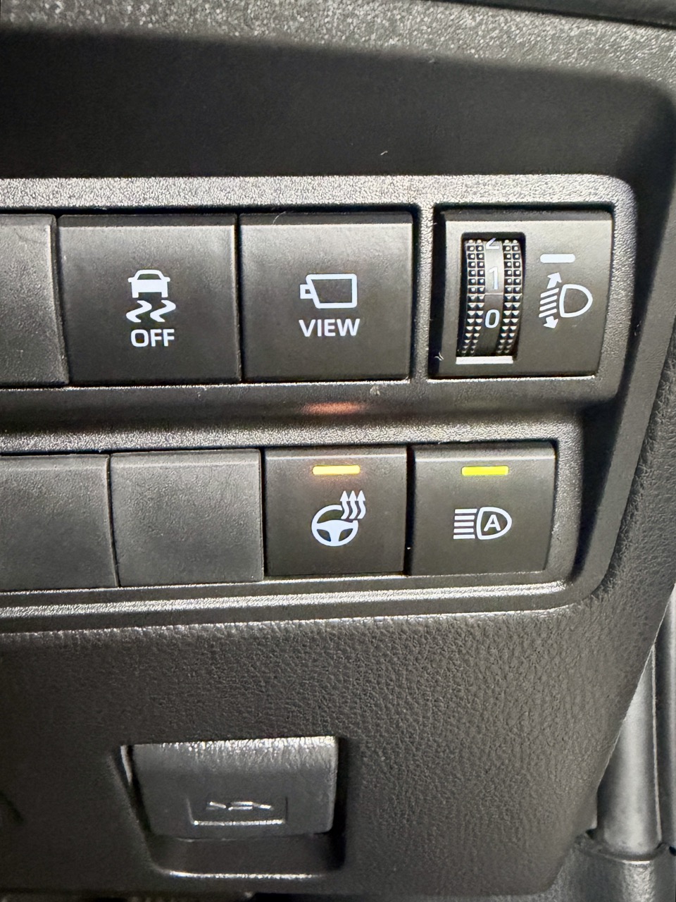 
								Toyota Yaris cross hibrit full									