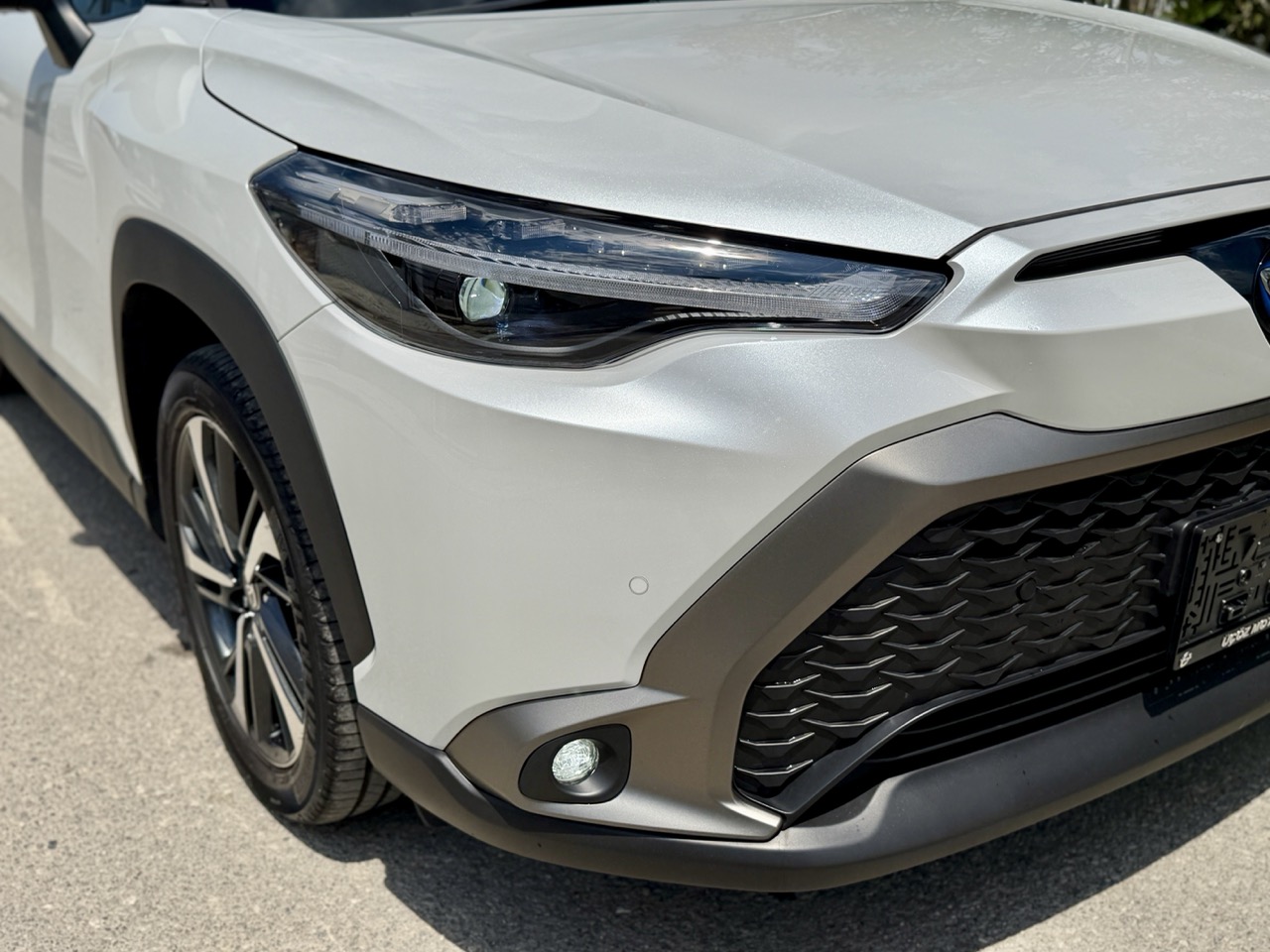 
								TOYOTA COROLLA CROSS HYBIRD full									