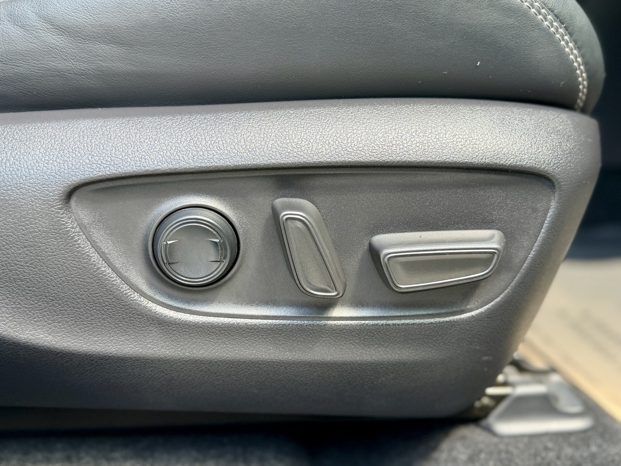 
								TOYOTA RAV4 MODELLISTA full									
