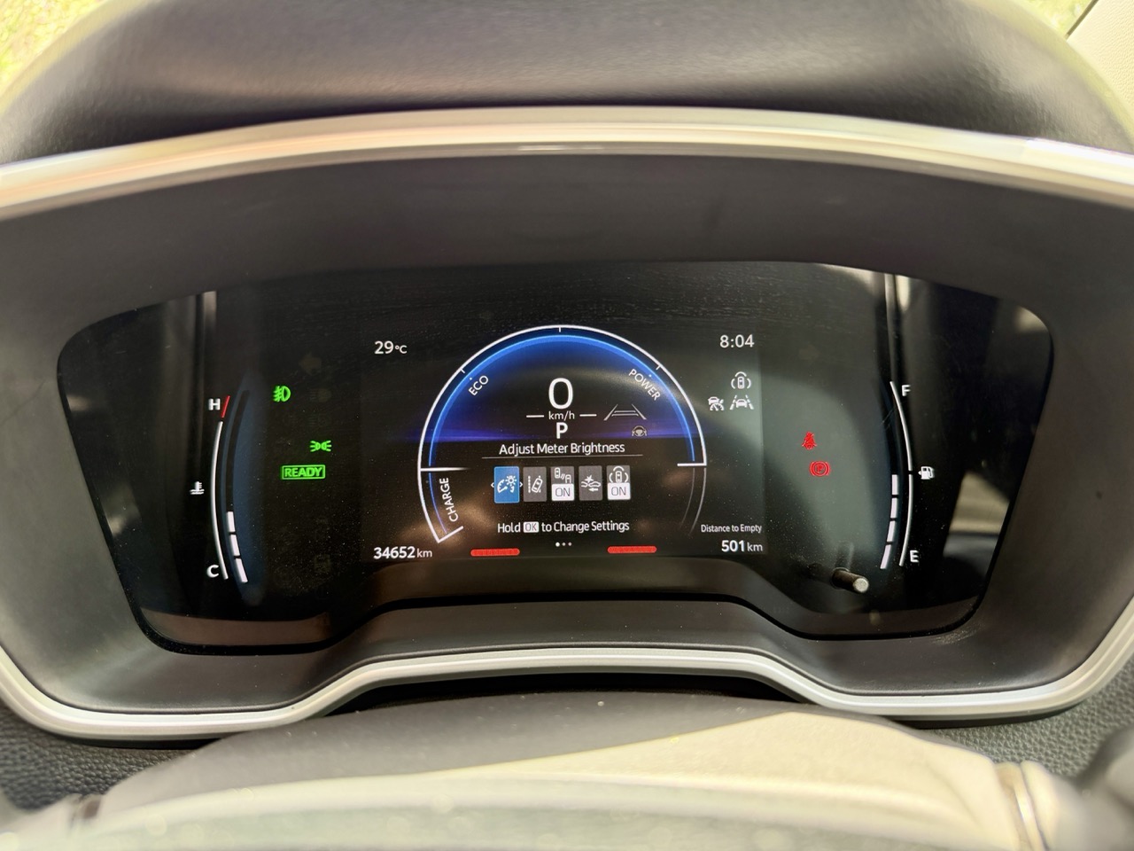 
								TOYOTA COROLLA HIBRIT full									
